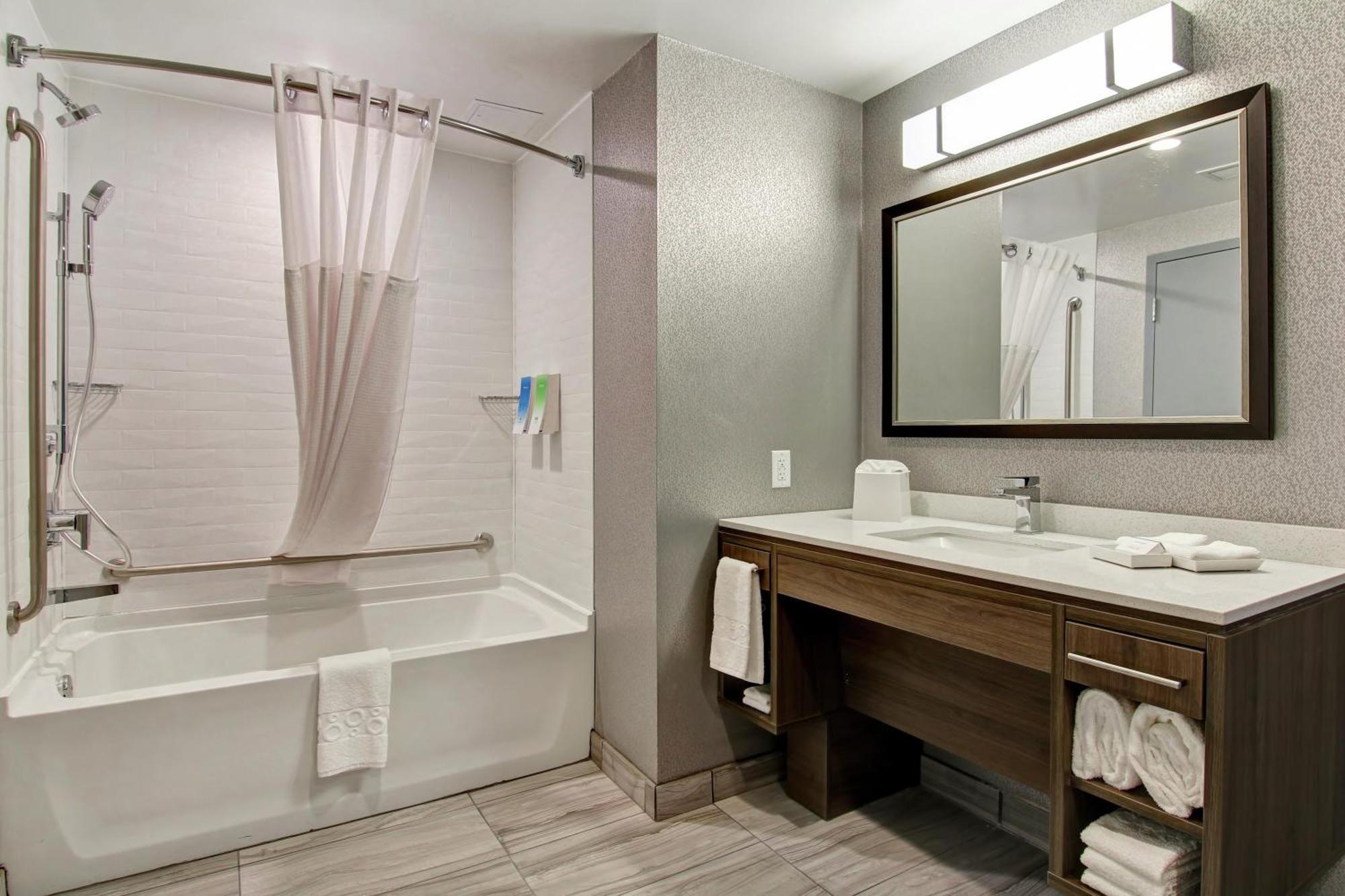 One-Bedroom King Suite Non-Smoking