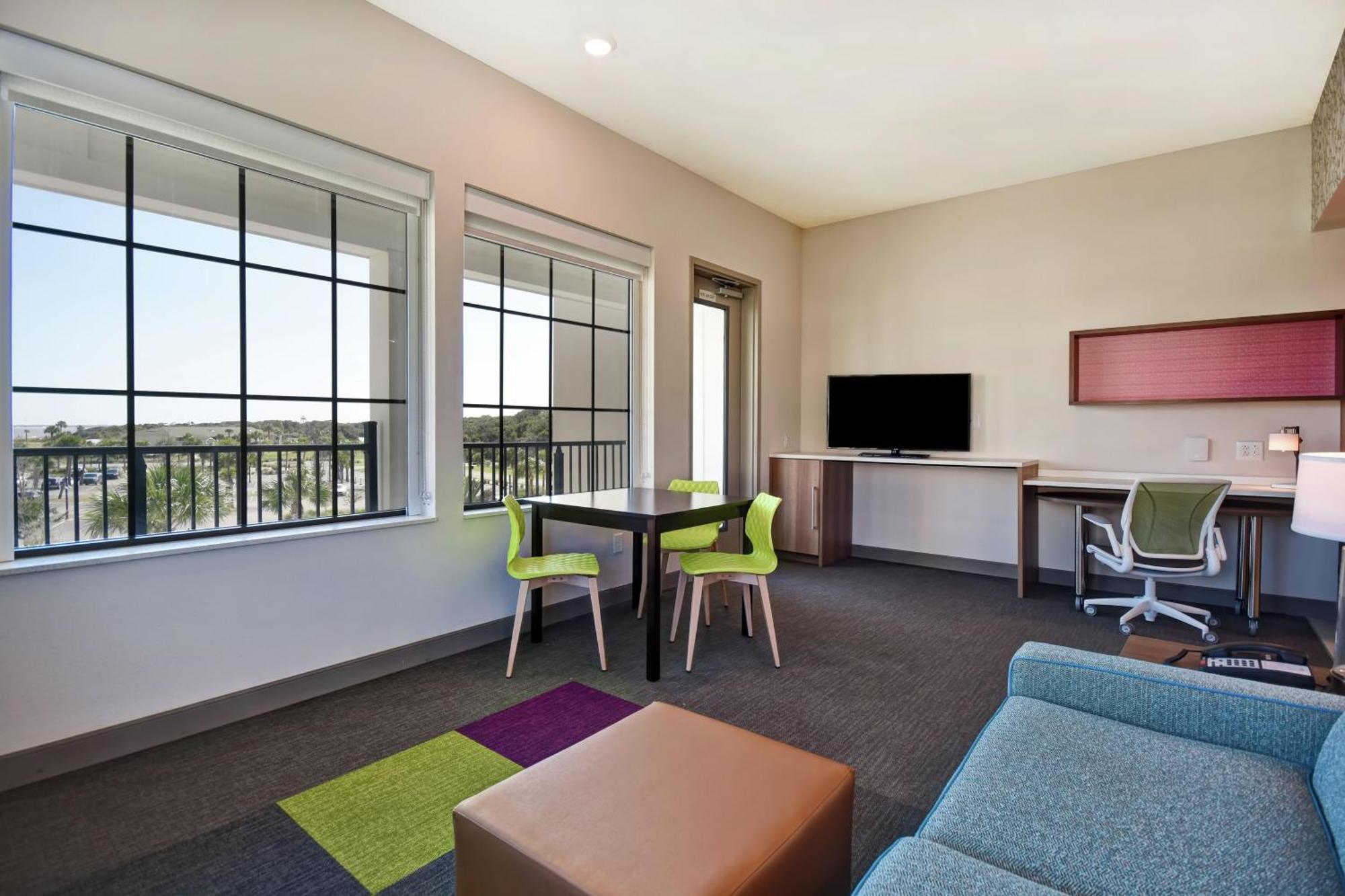 One-Bedroom King Suite with Balcony - Non-Smoking