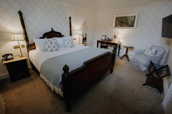 Medium Room