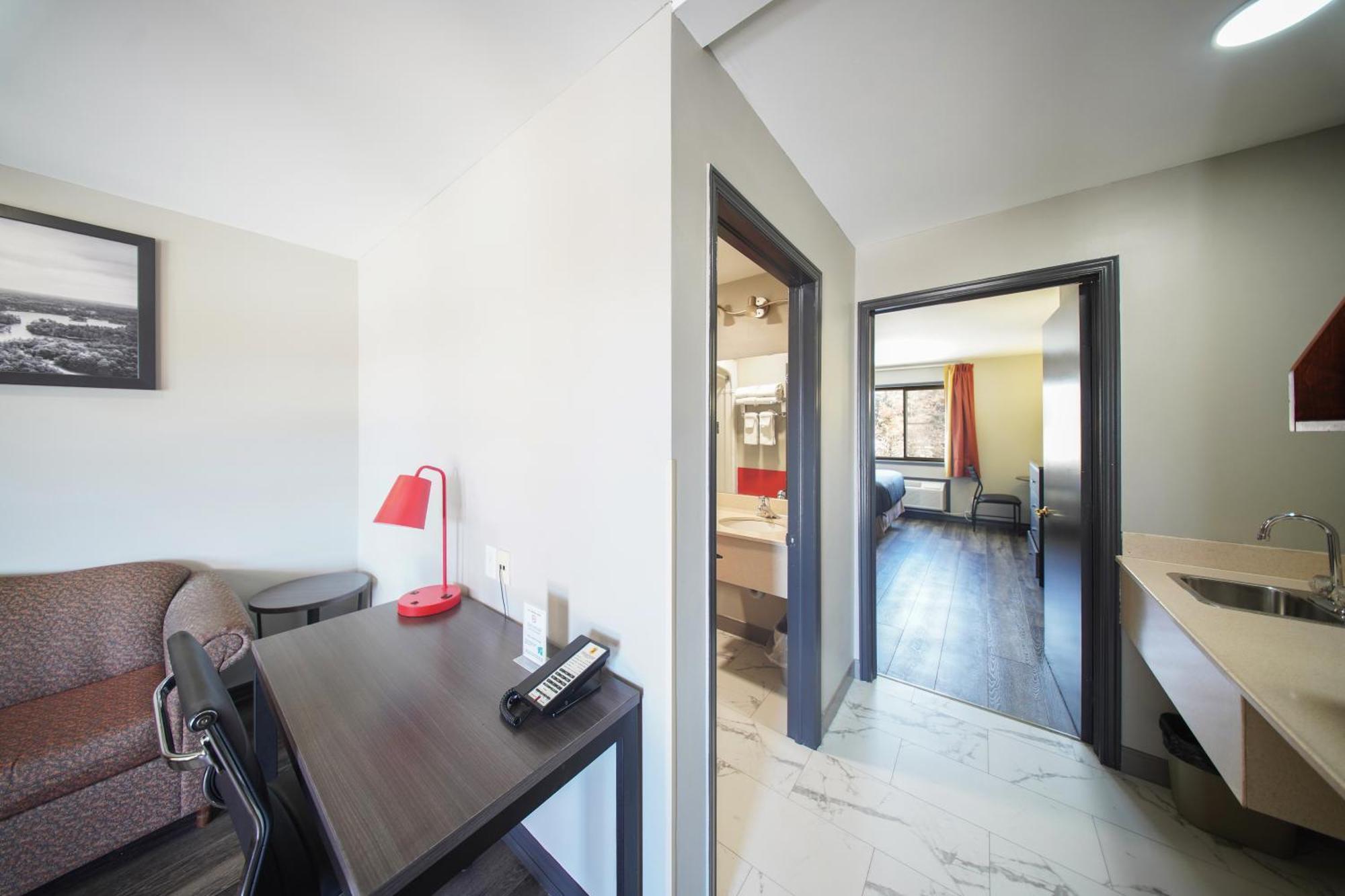 One-Bedroom Suite Two Queen Beds Non-Smoking