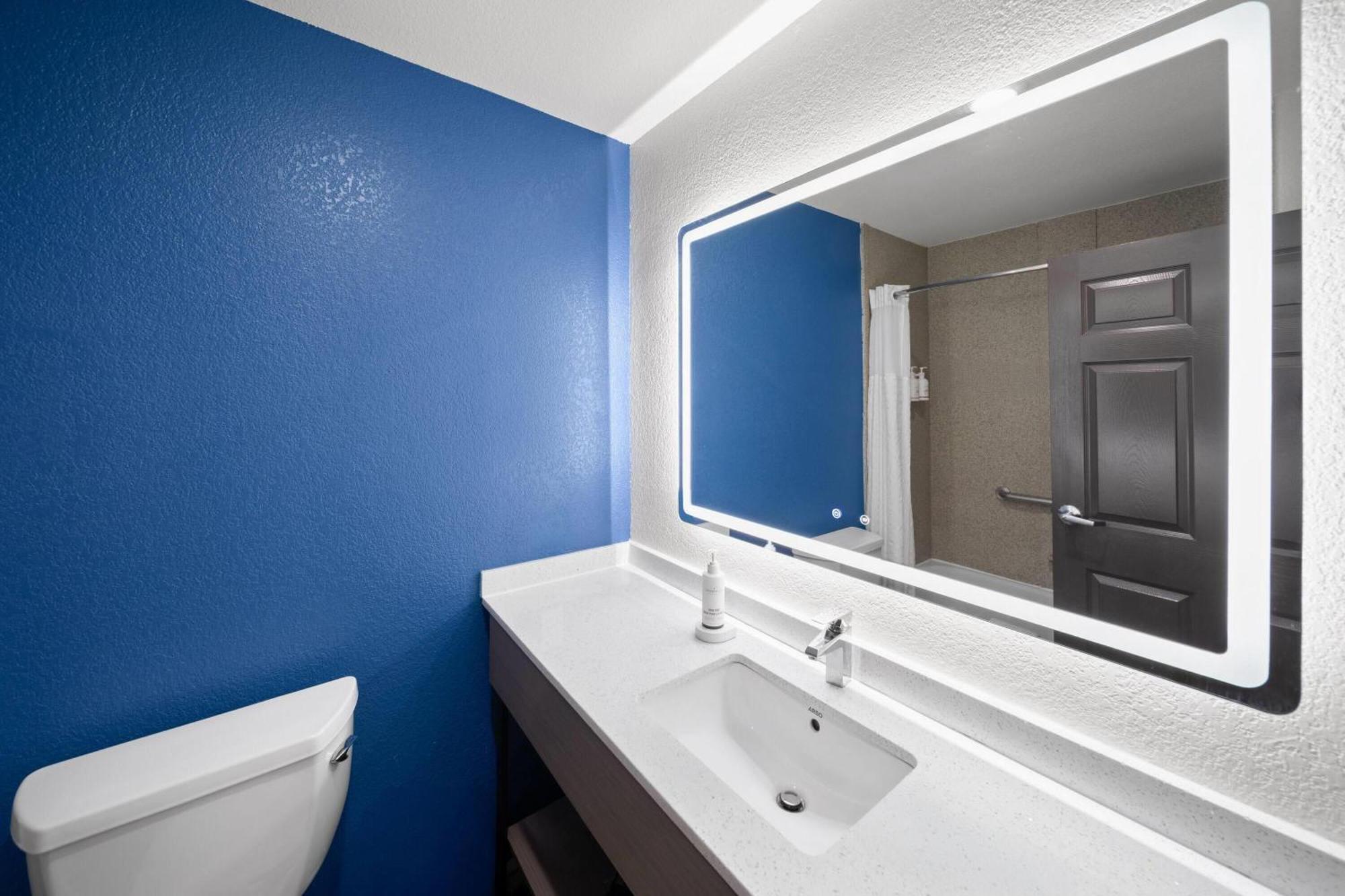 Deluxe Queen Room with Two Queen Beds