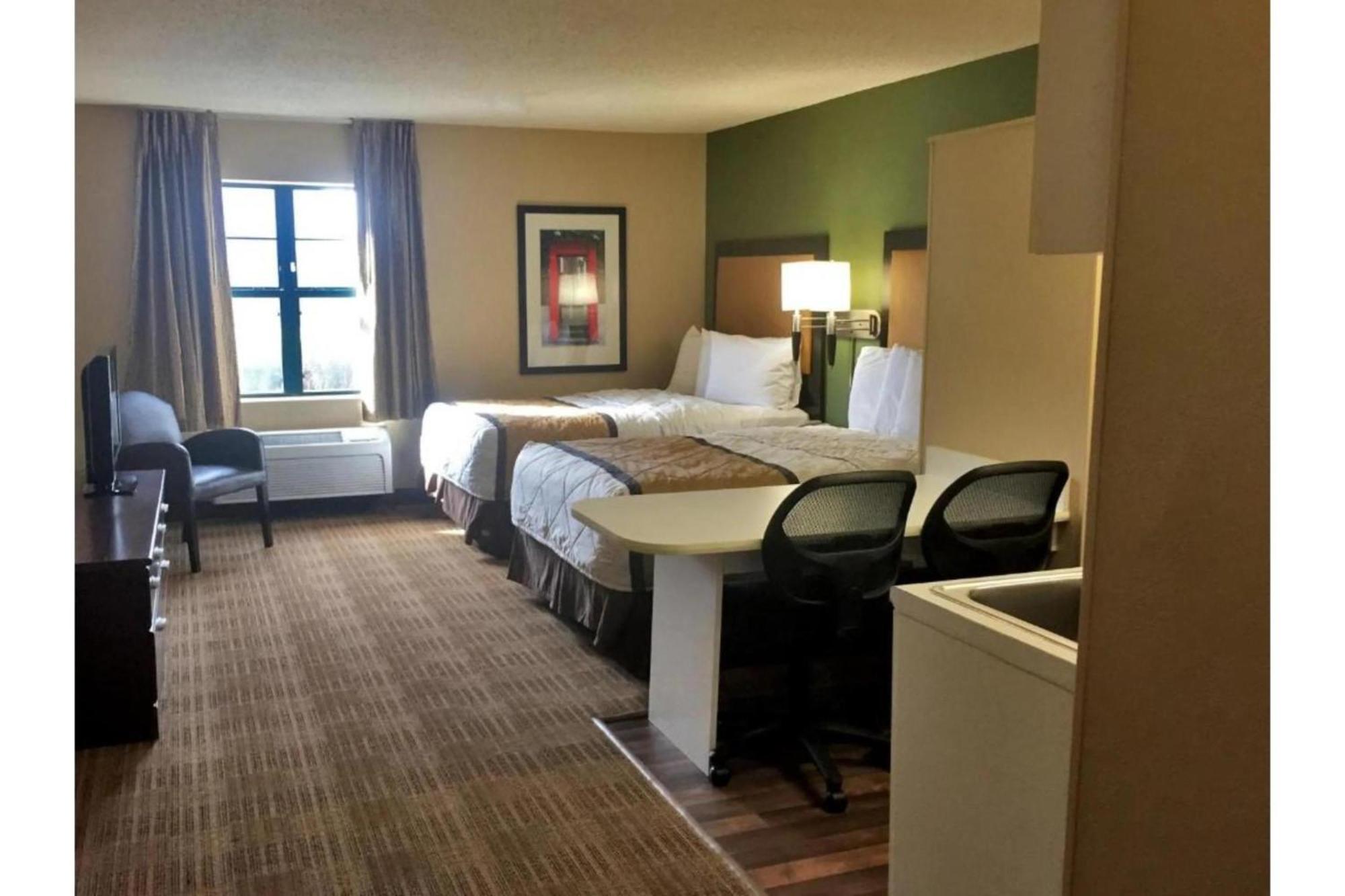 2 Full Beds | Non-Smoking, Kitchen