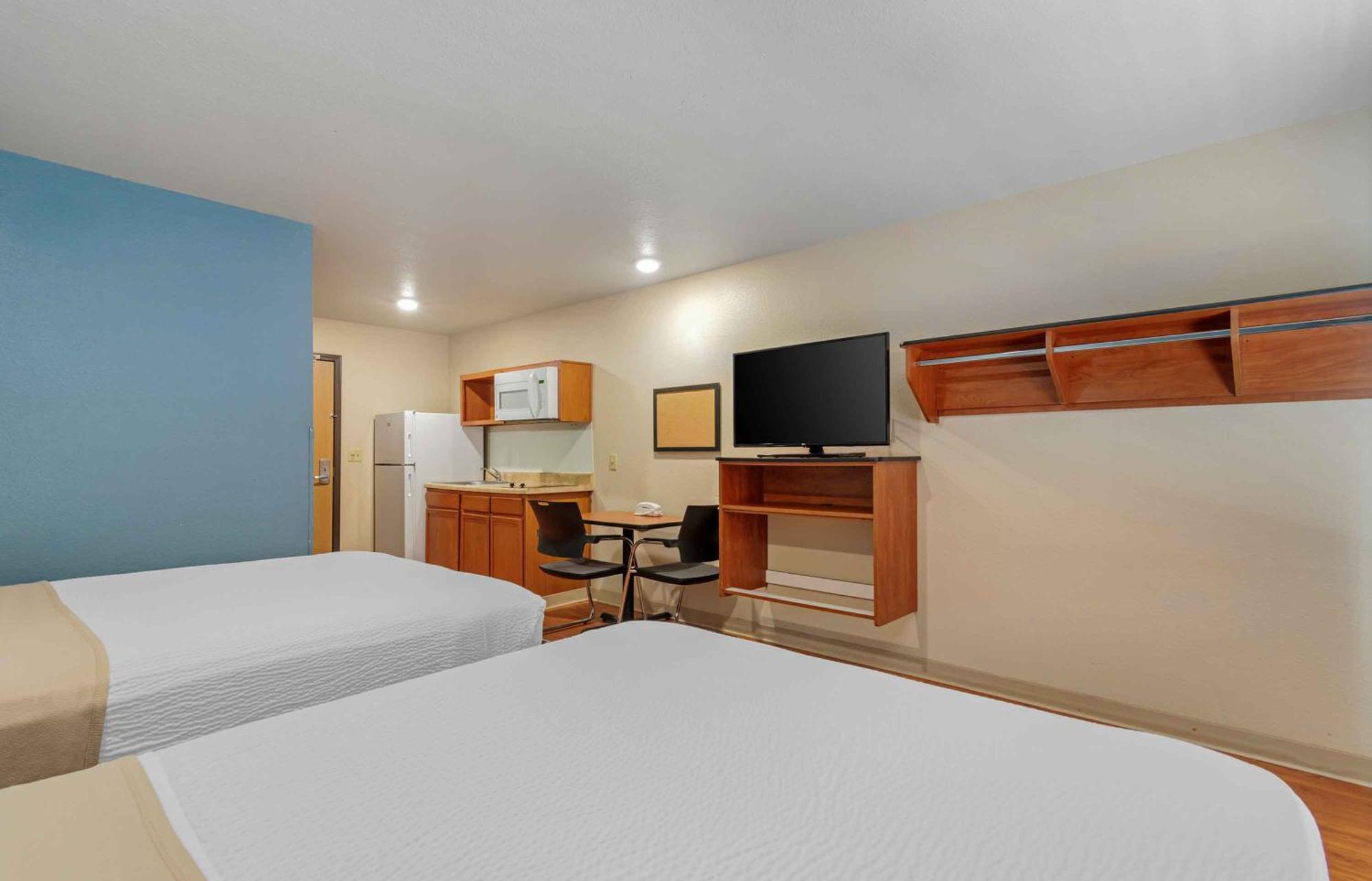 Standard Queen Room Two Queen Beds Non-Smoking