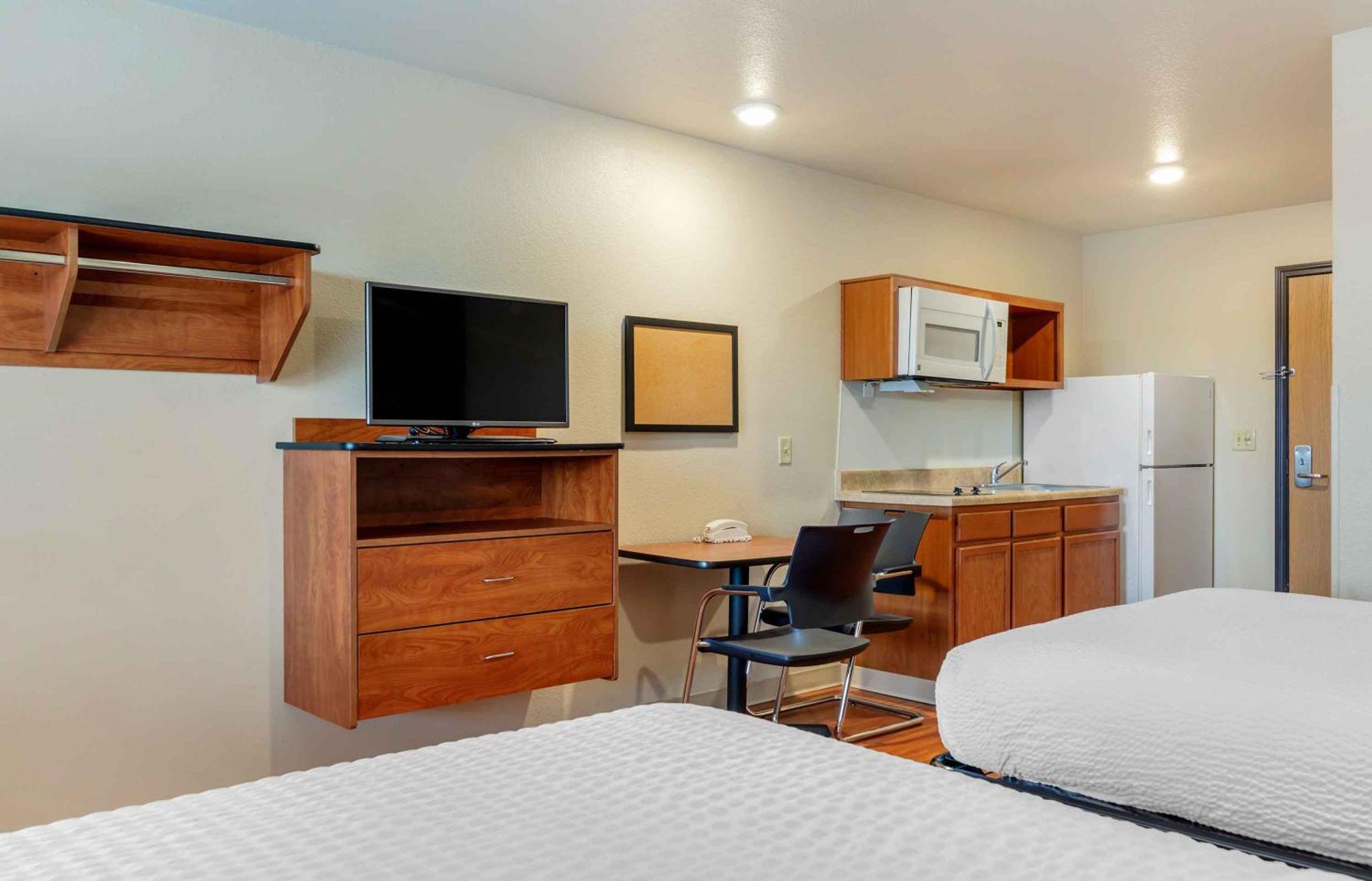 Standard Double Room Two Double Beds Non-Smoking