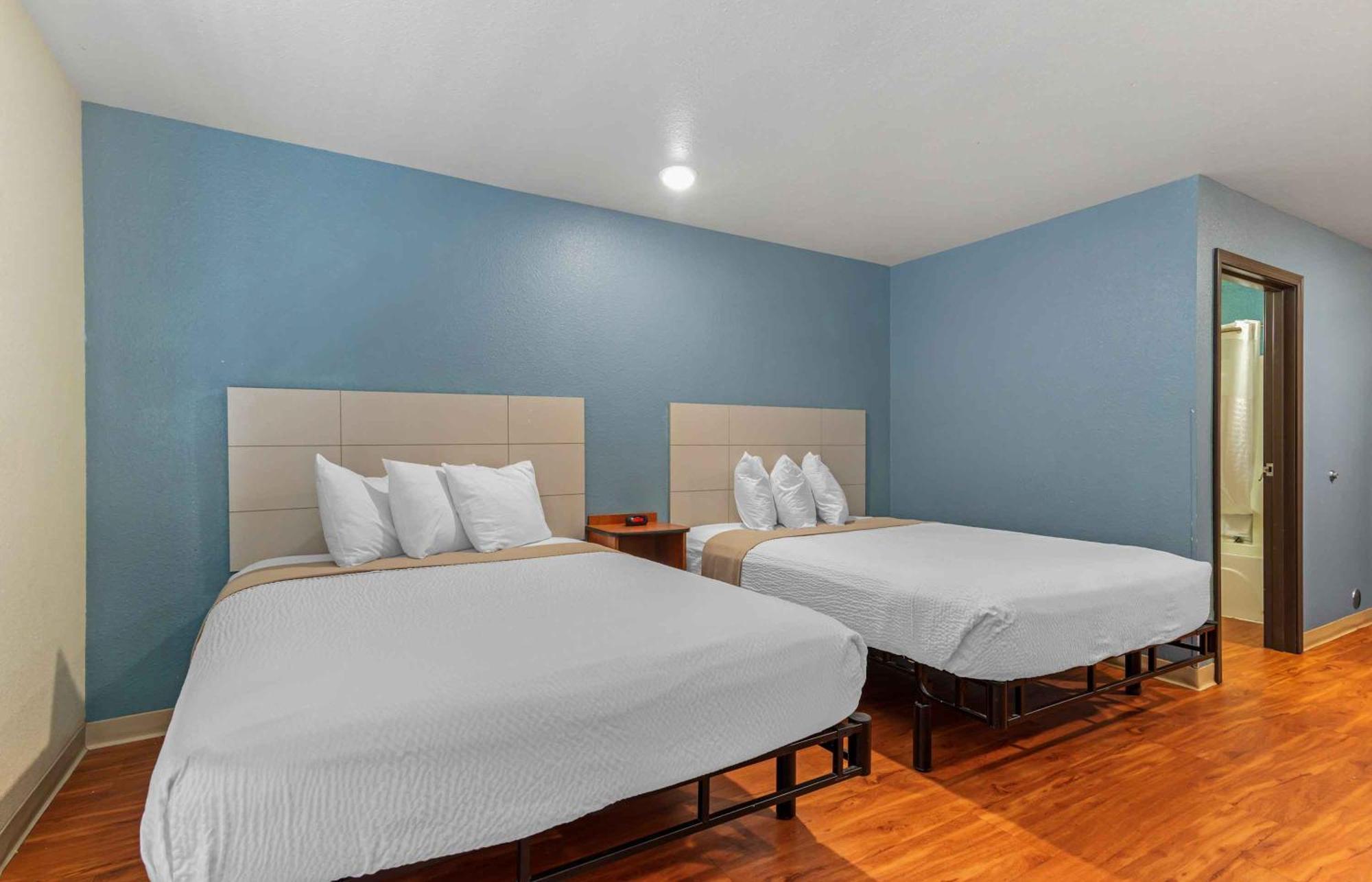 Standard Queen Room Two Queen Beds Non-Smoking