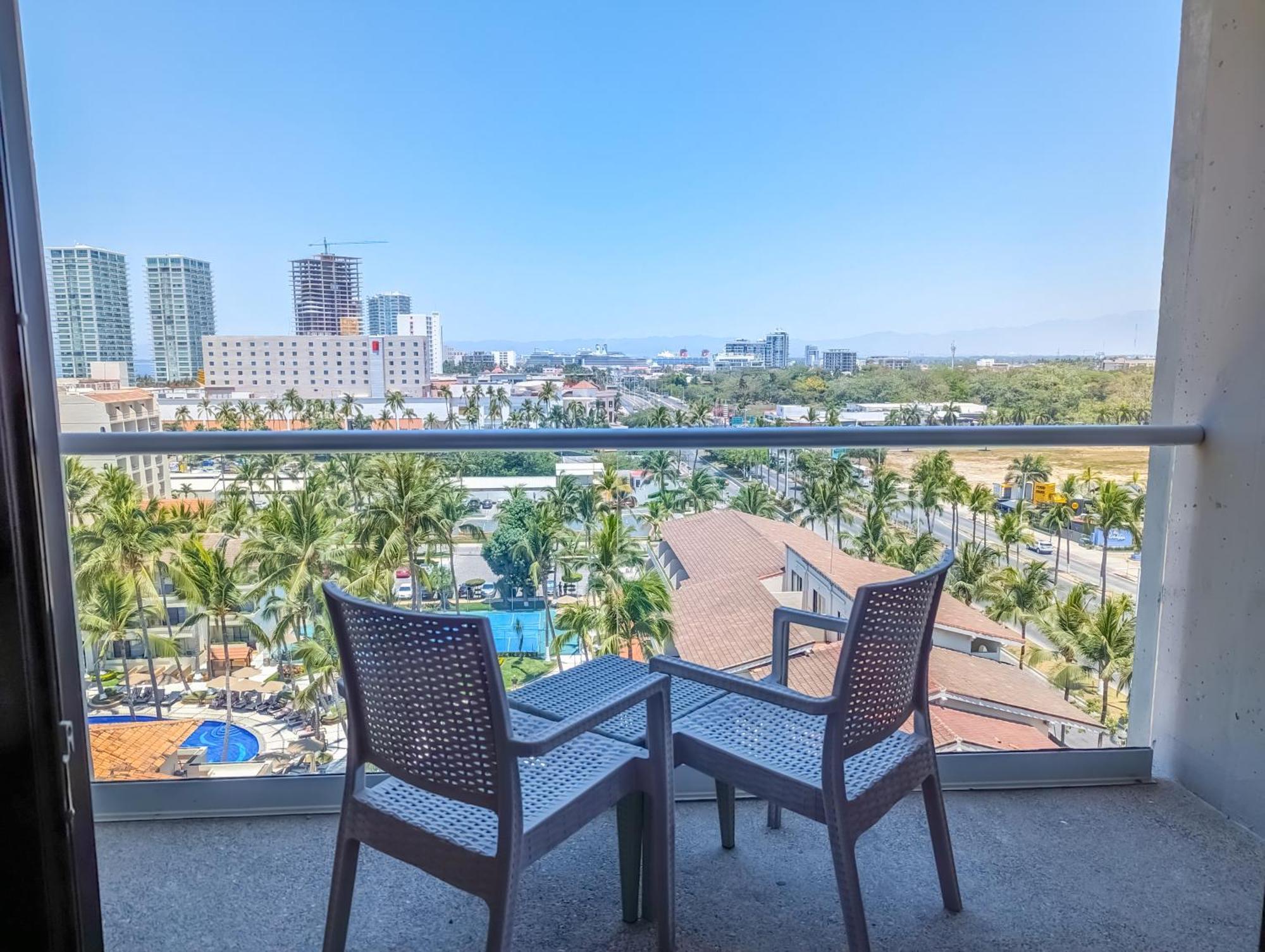 Deluxe Partial Sea View