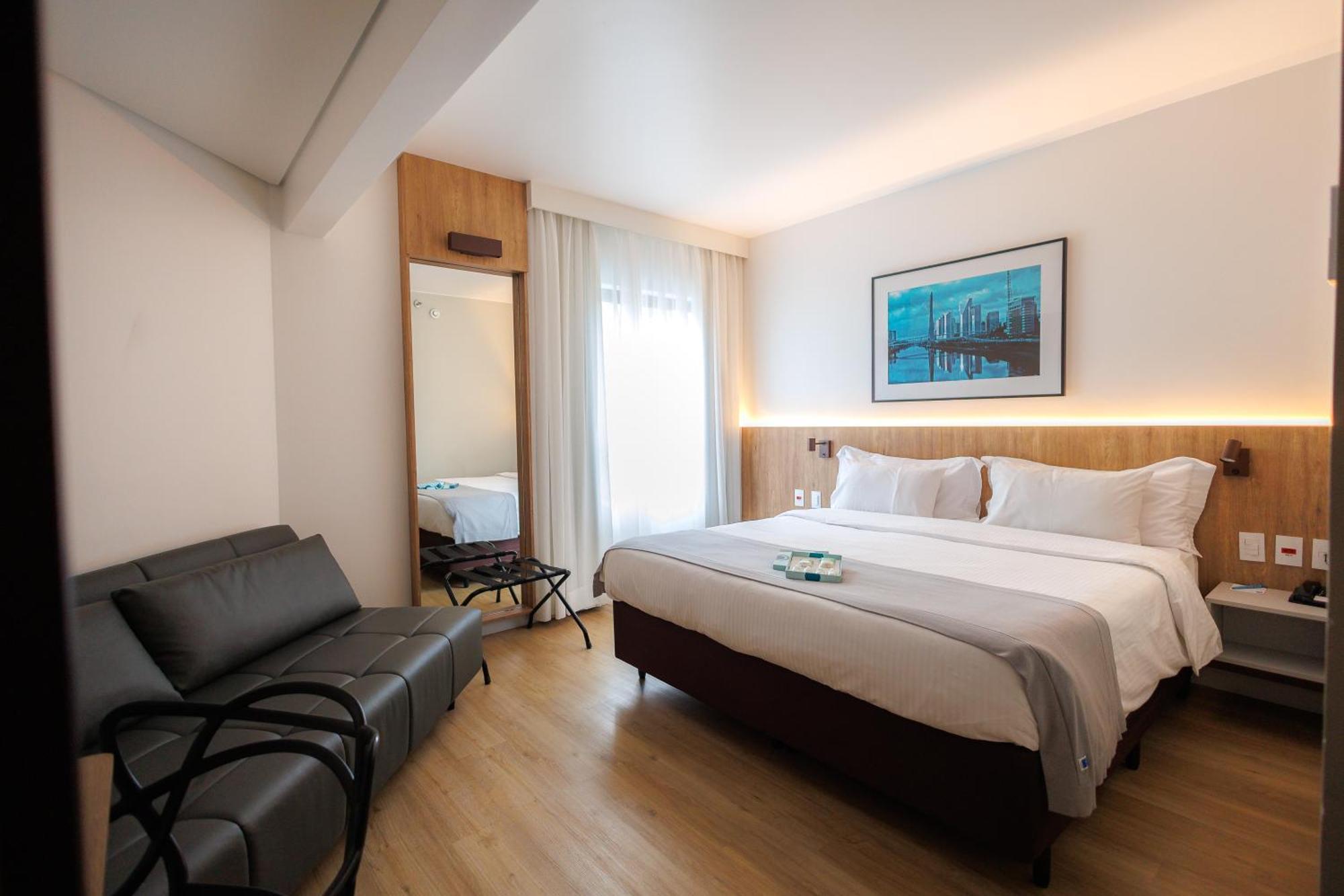 Premium Queen Room Non-Smoking
