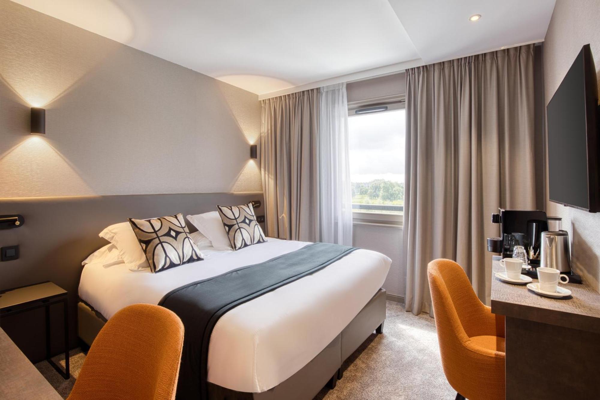 Classic King Room City View