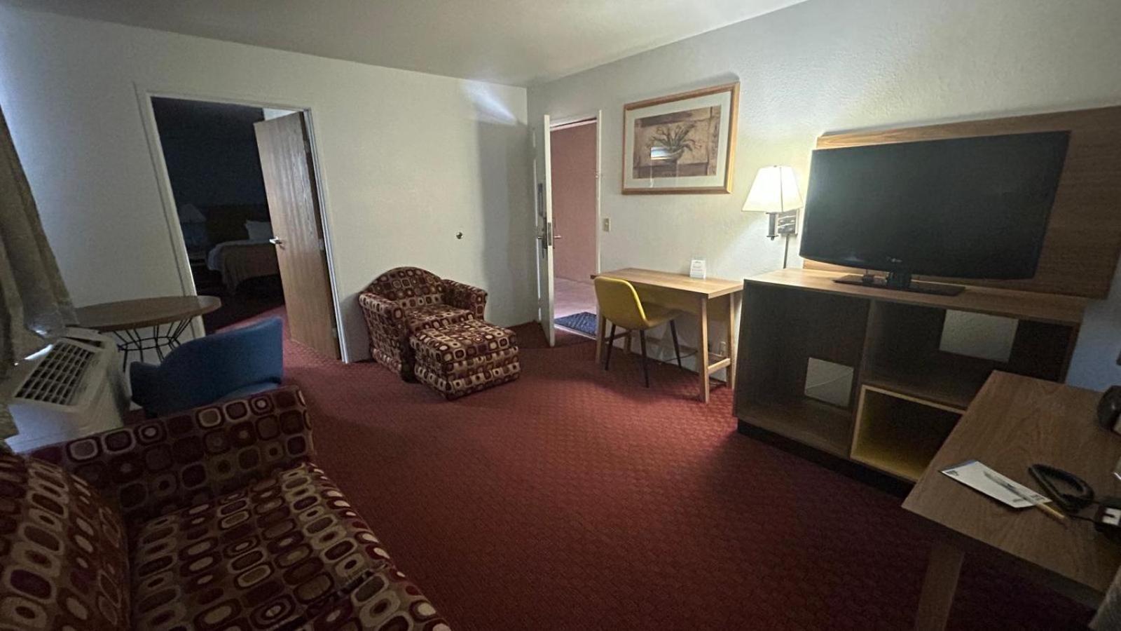 King Room Mobility Access or Non-Smoking