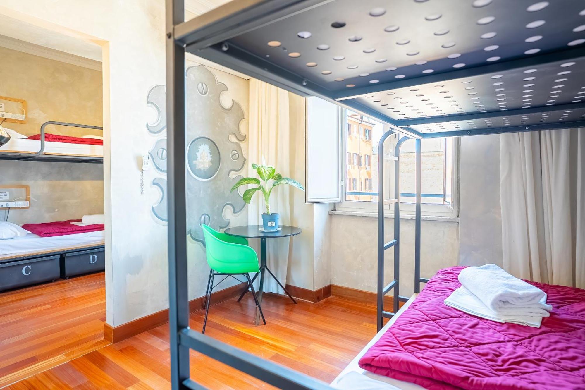 Bed 4-Bed Mixed Dormitory Room