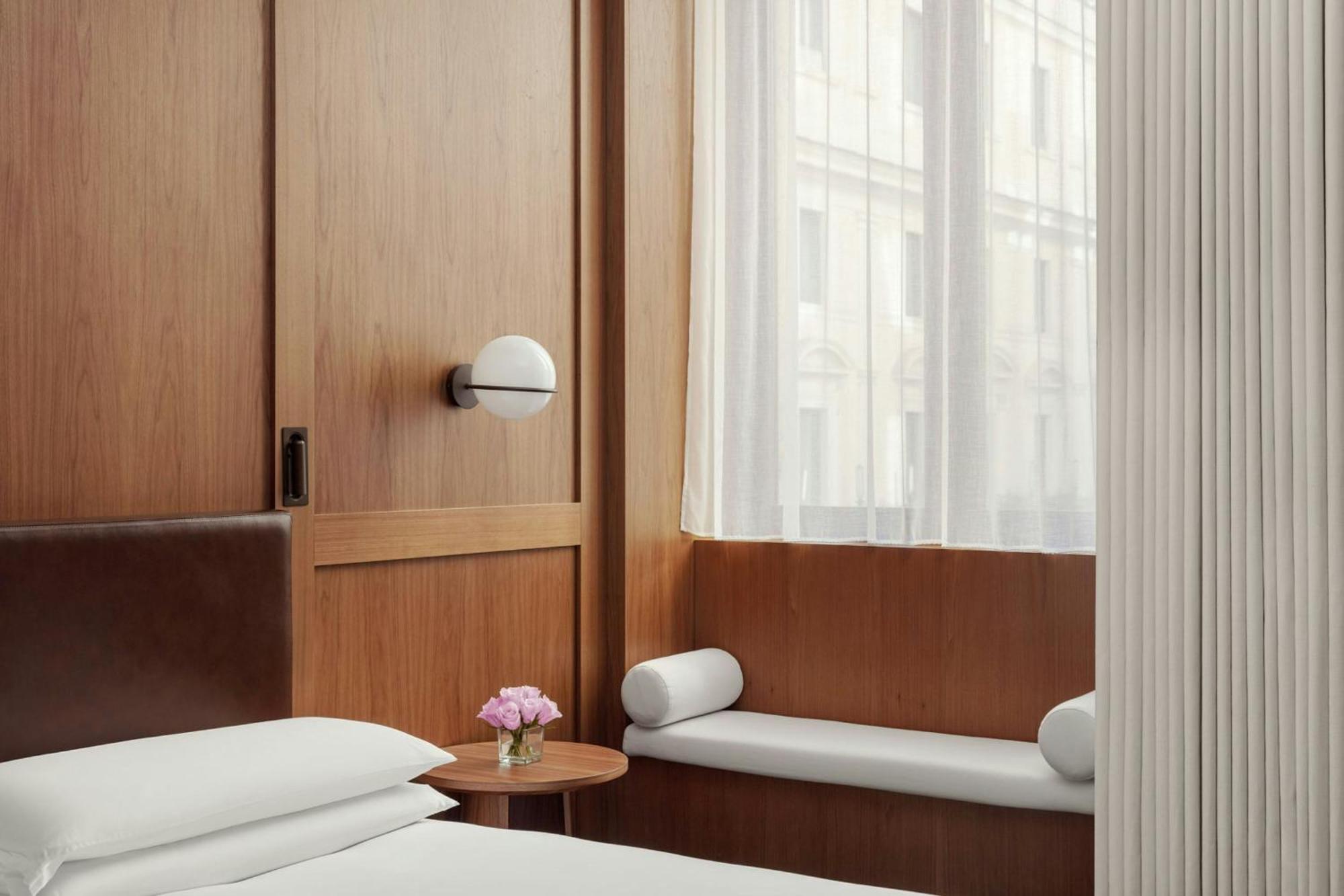 One-Bedroom King Suite Courtyard View