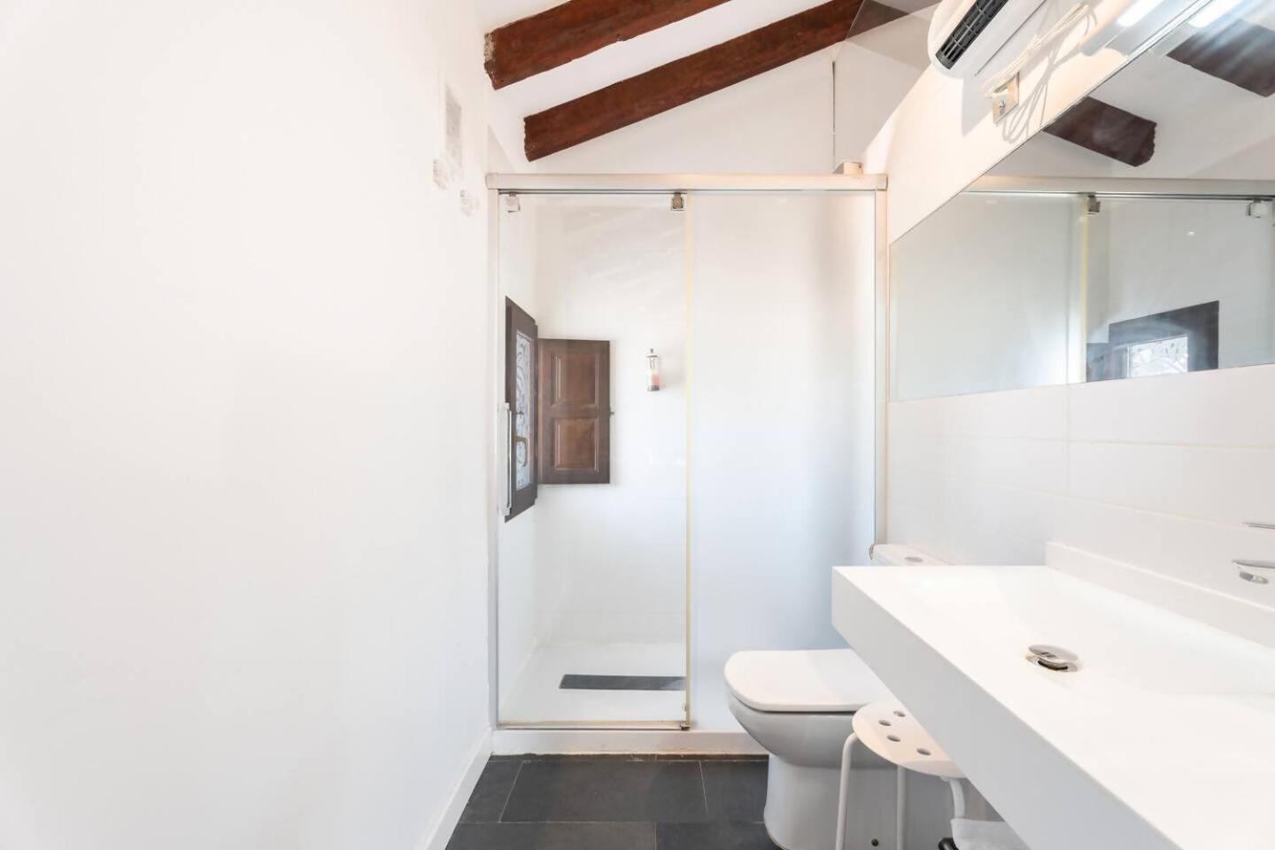 Double Room Private Bathroom