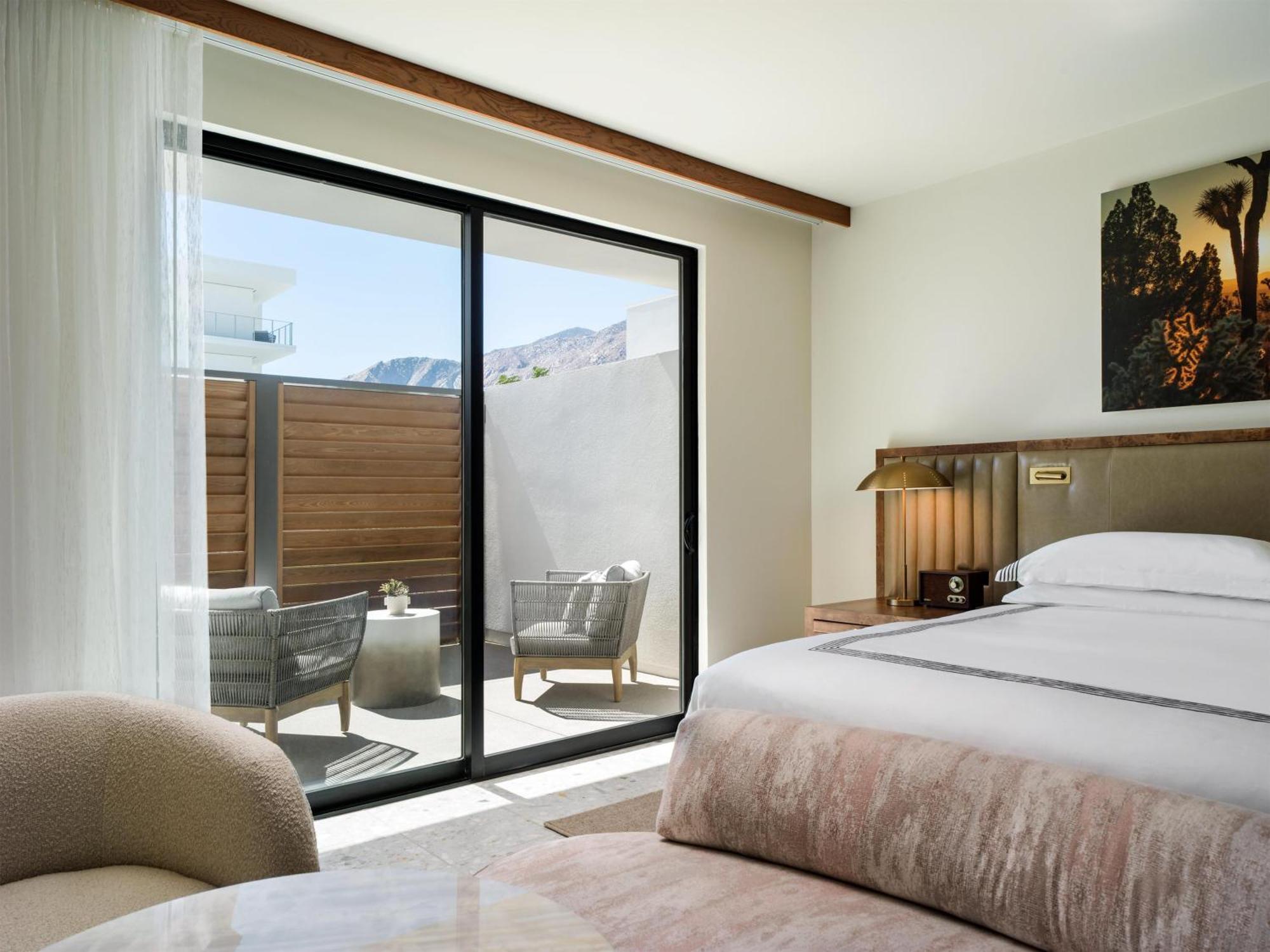 Courtyard King Room
