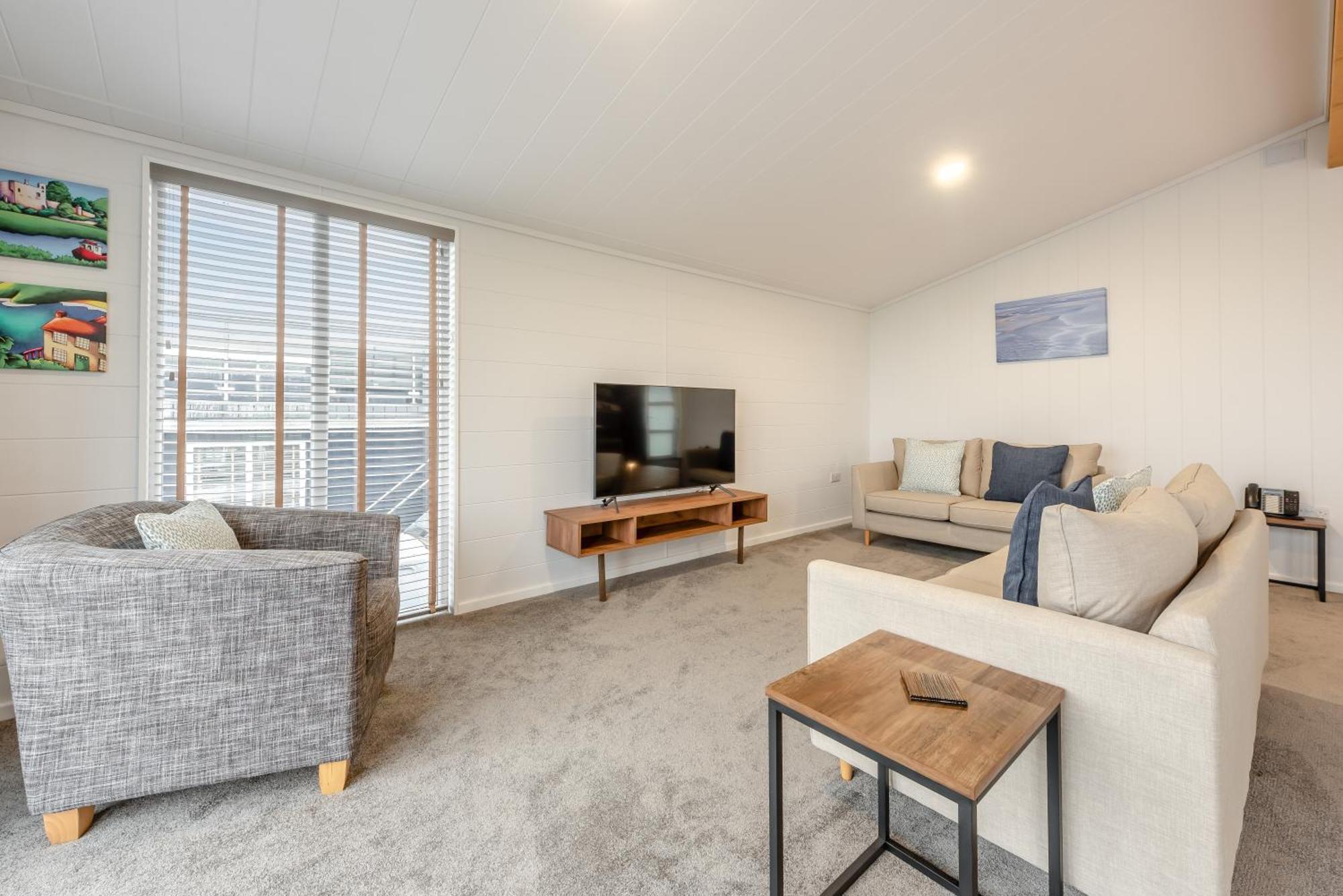 Three Bedroom Lodge Hot Tub Pets Allowed