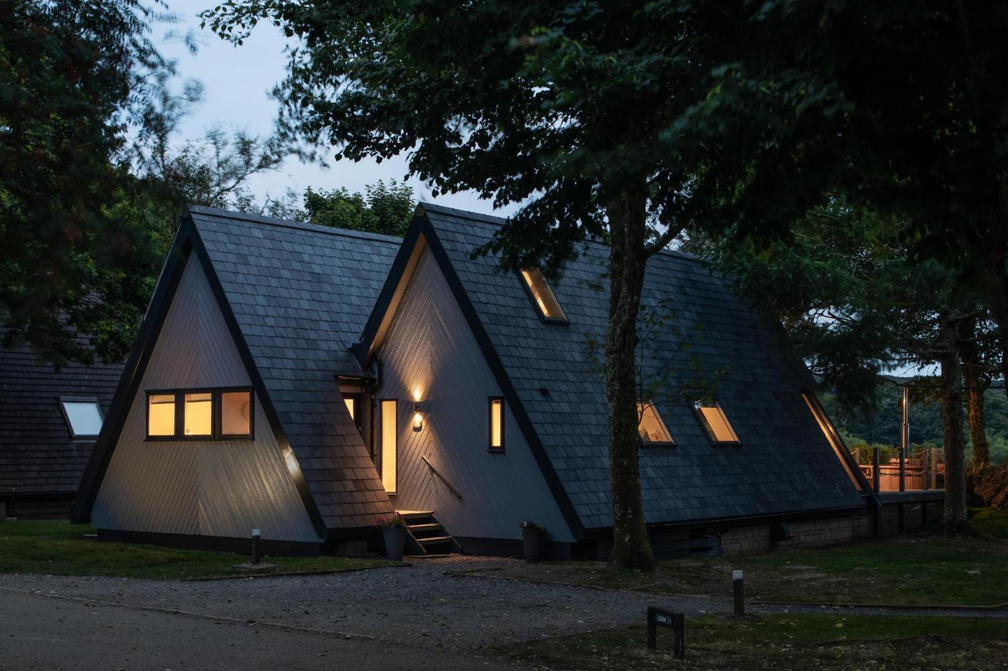 Three Bedroom Lodge (Hot Tub) (No Pets Allowed)