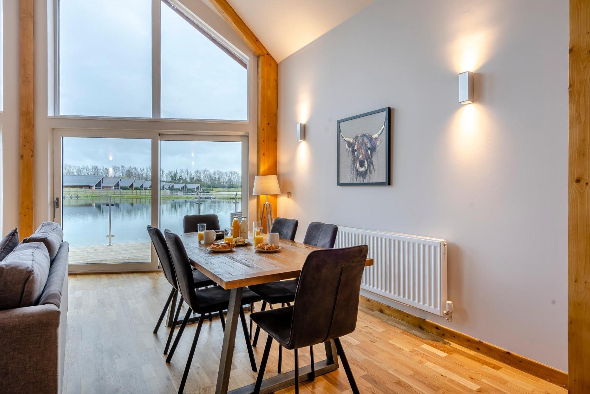 Three Bedroom Lodge Hot Tub Pets Allowed