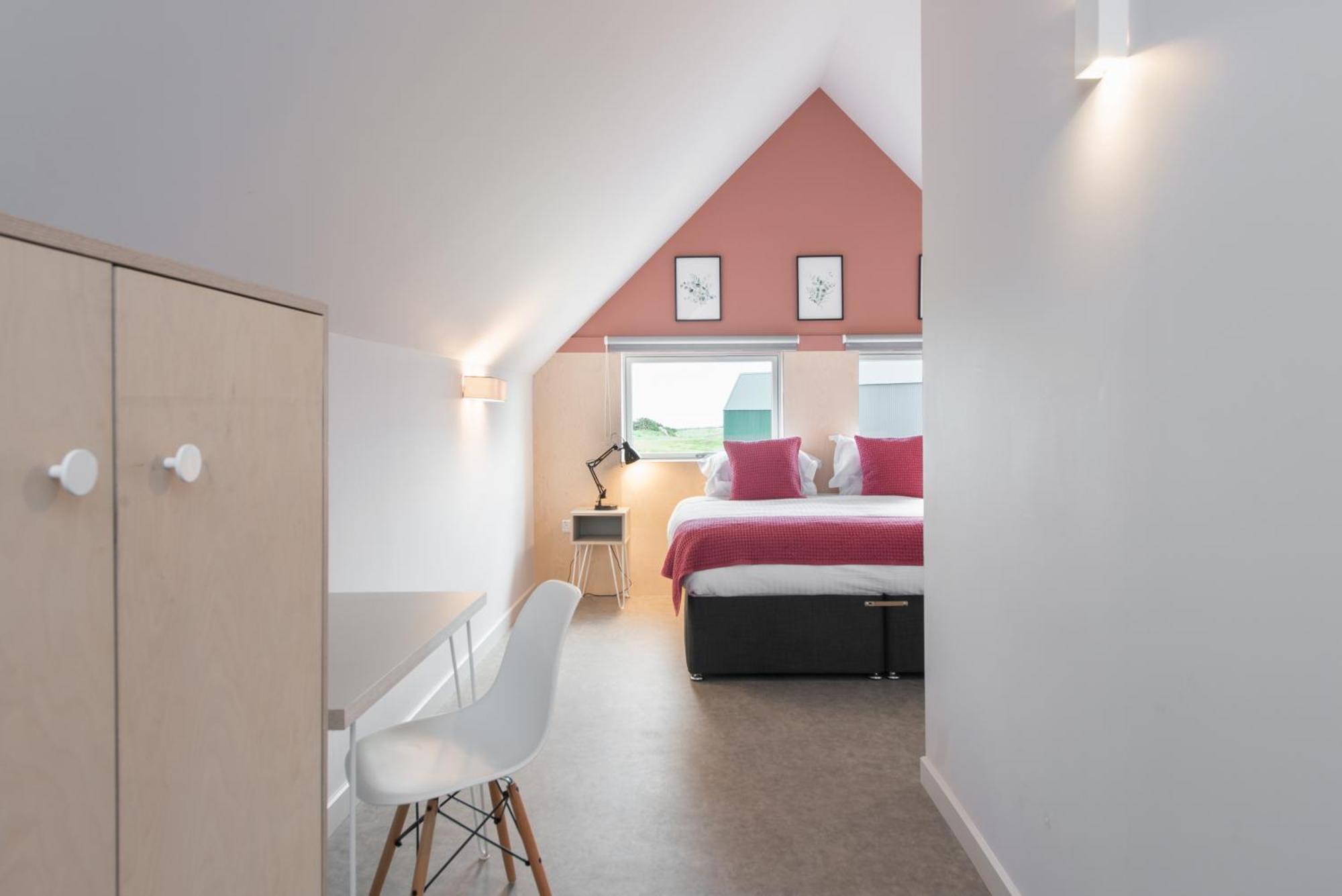 Five Bedroom Lodge (Pets Allowed)