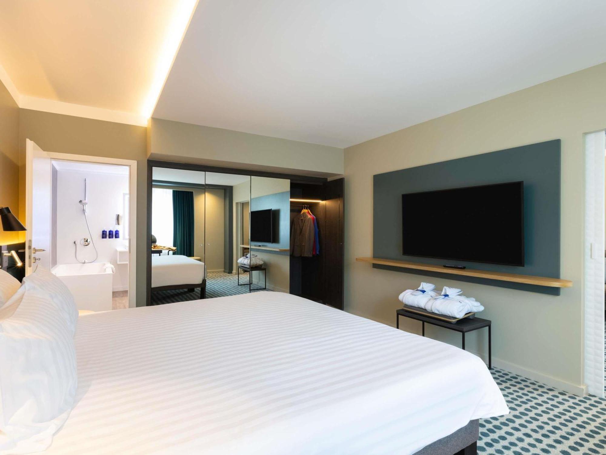 Executive Suite