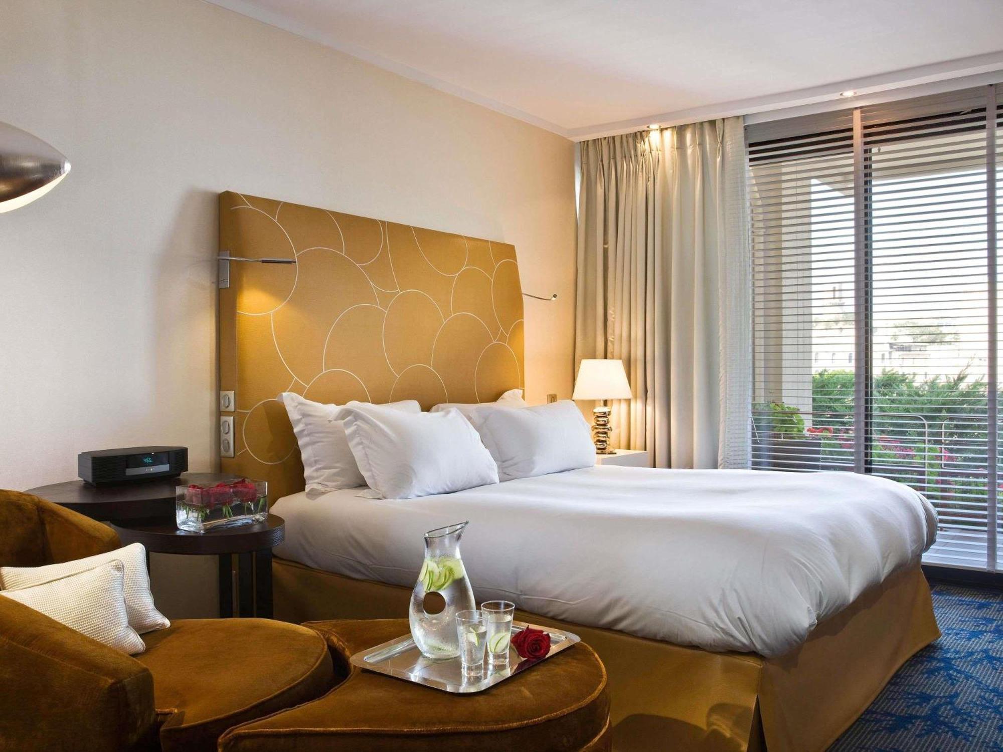 Superior Queen Room Balcony Harbour View Spa or Gym Access