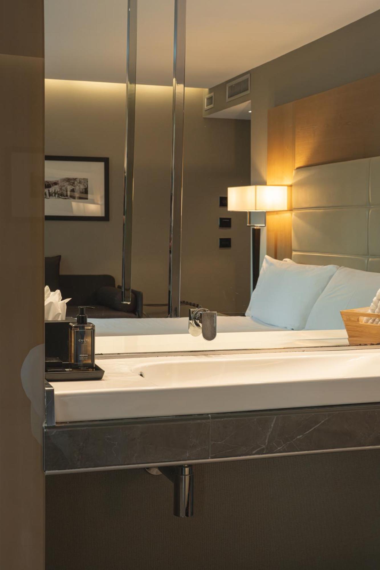 Junior Suite with Garden View
