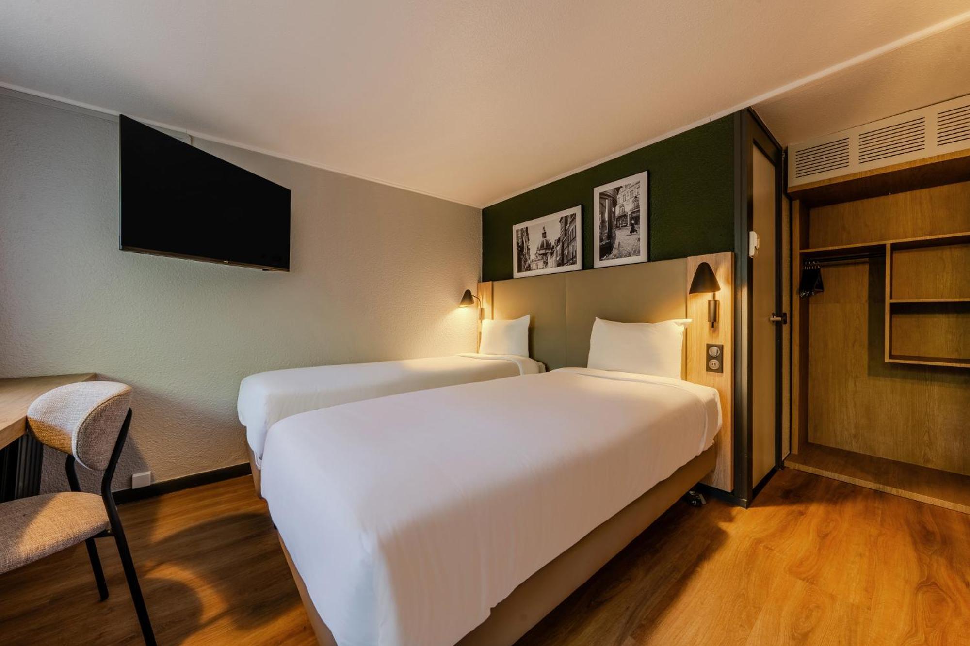 Standard Room 2 Single Beds