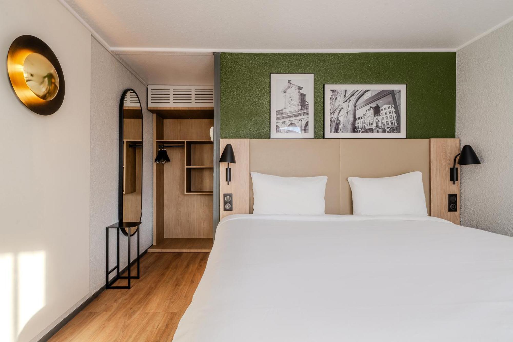 Standard Queen Room