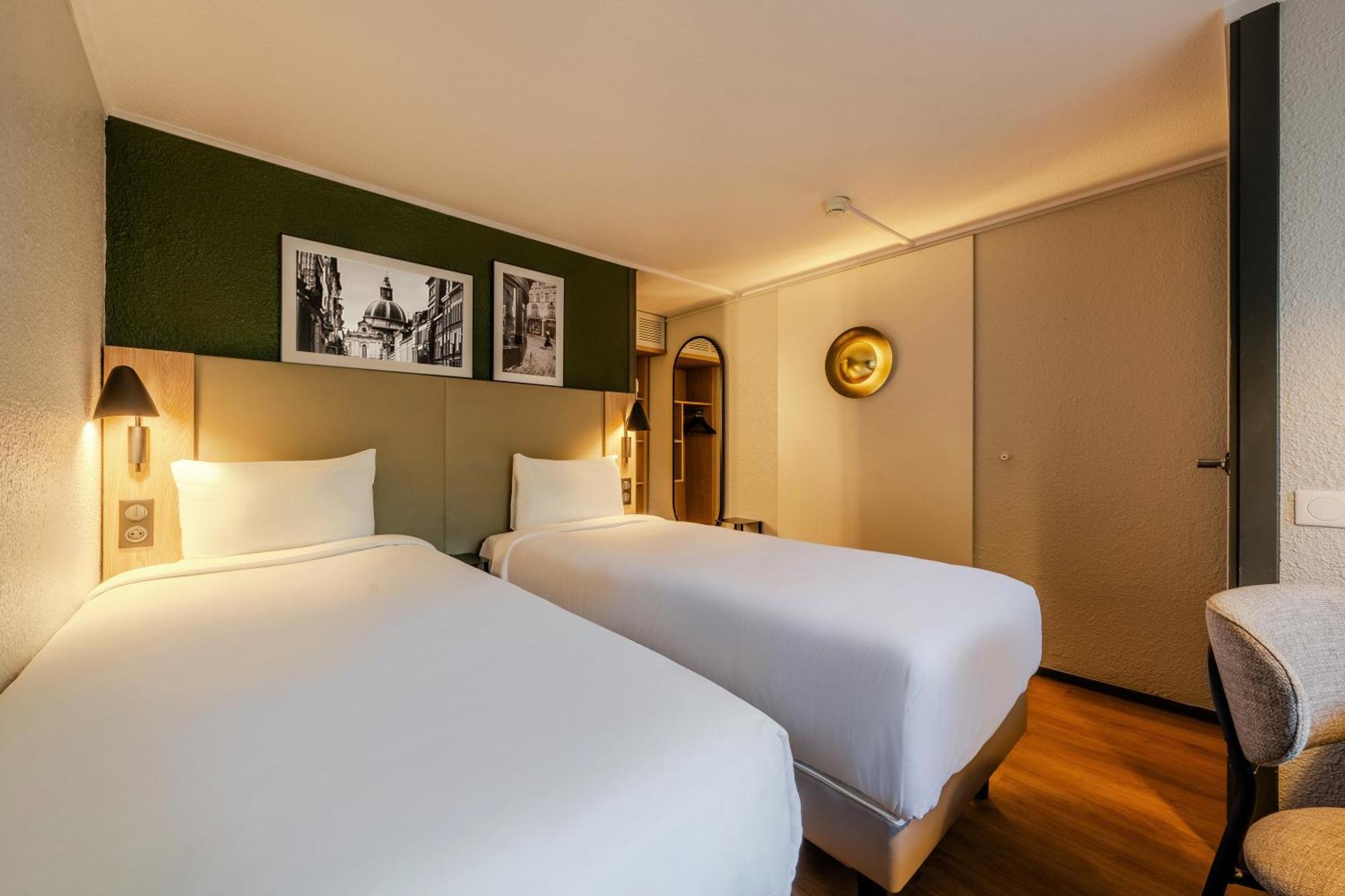 Standard Room 2 Single Beds