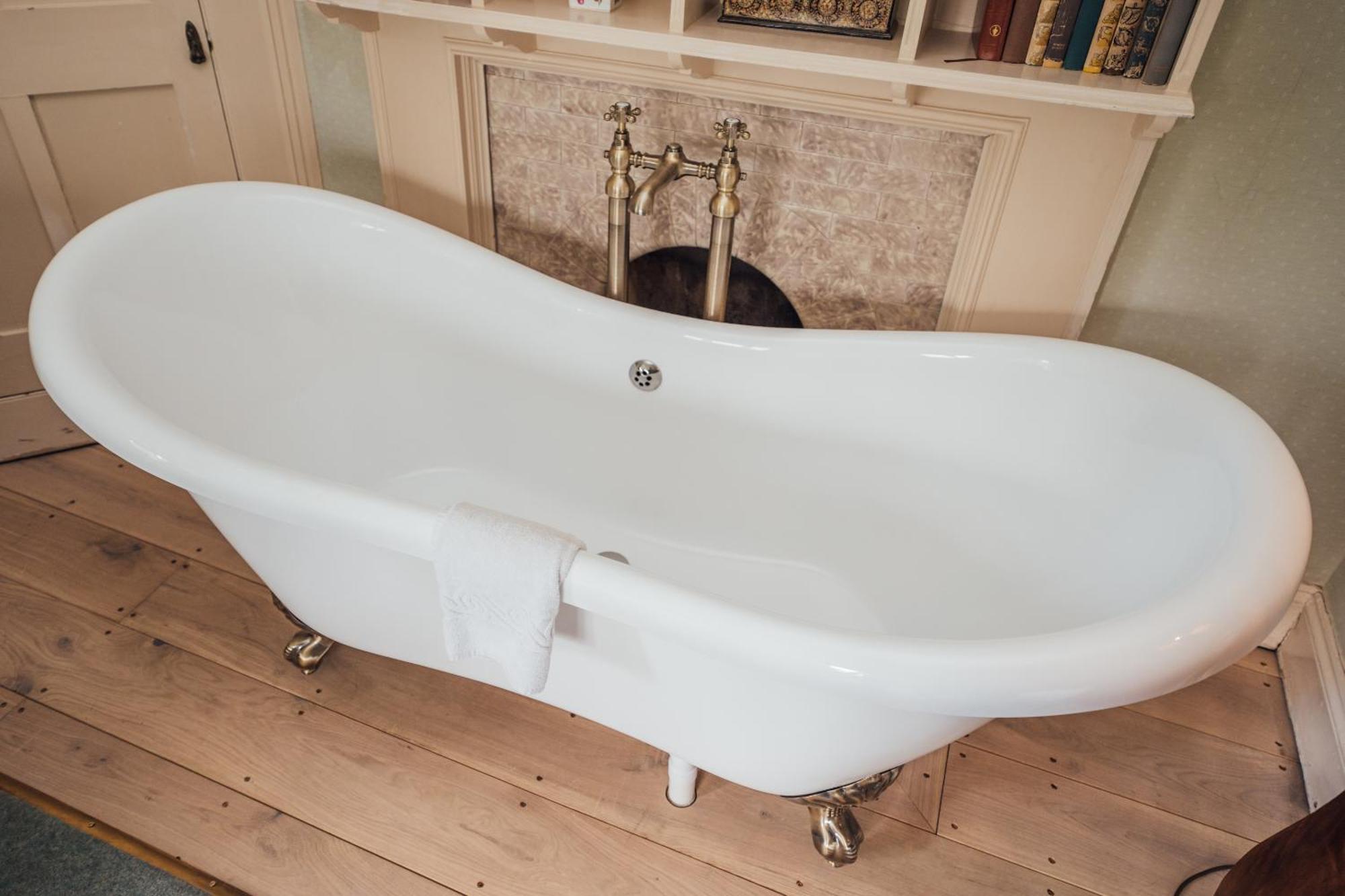 Double Room Private Bathroom