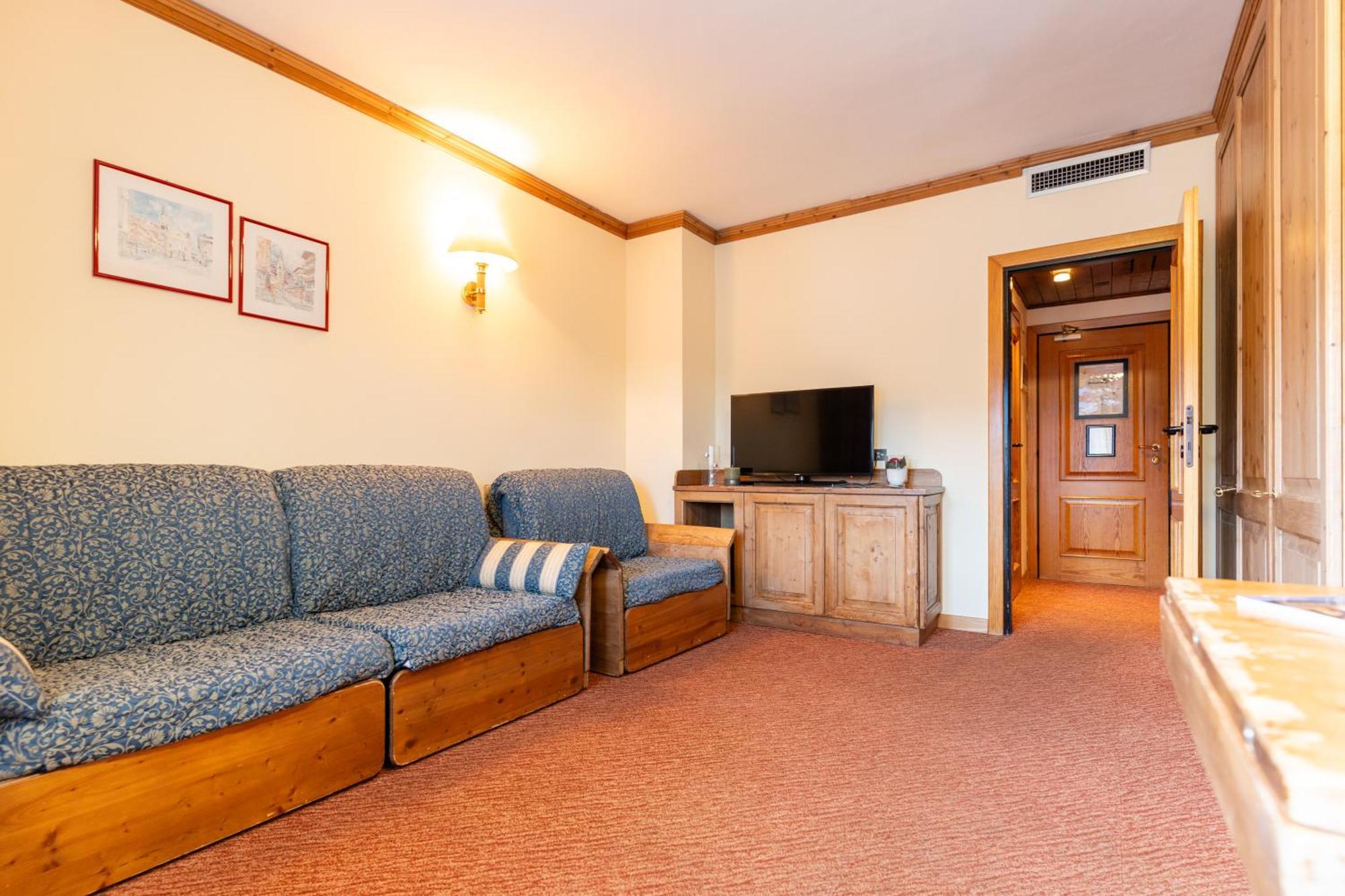 Superior Triple Room Mountain view