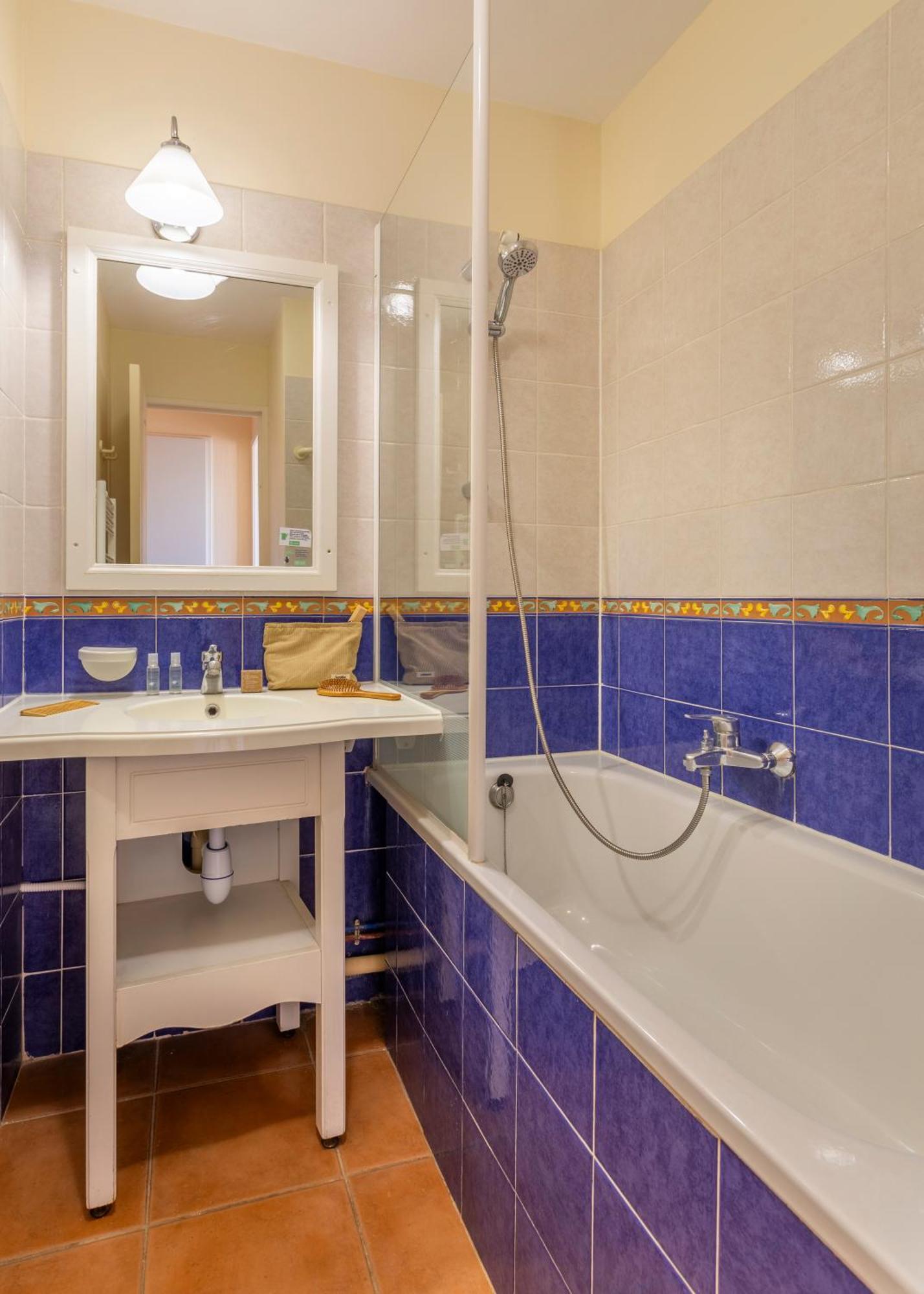 Superior Studio Air Conditioning Sleeping Alcove Terrace or Balcony,1765166106:JPEG