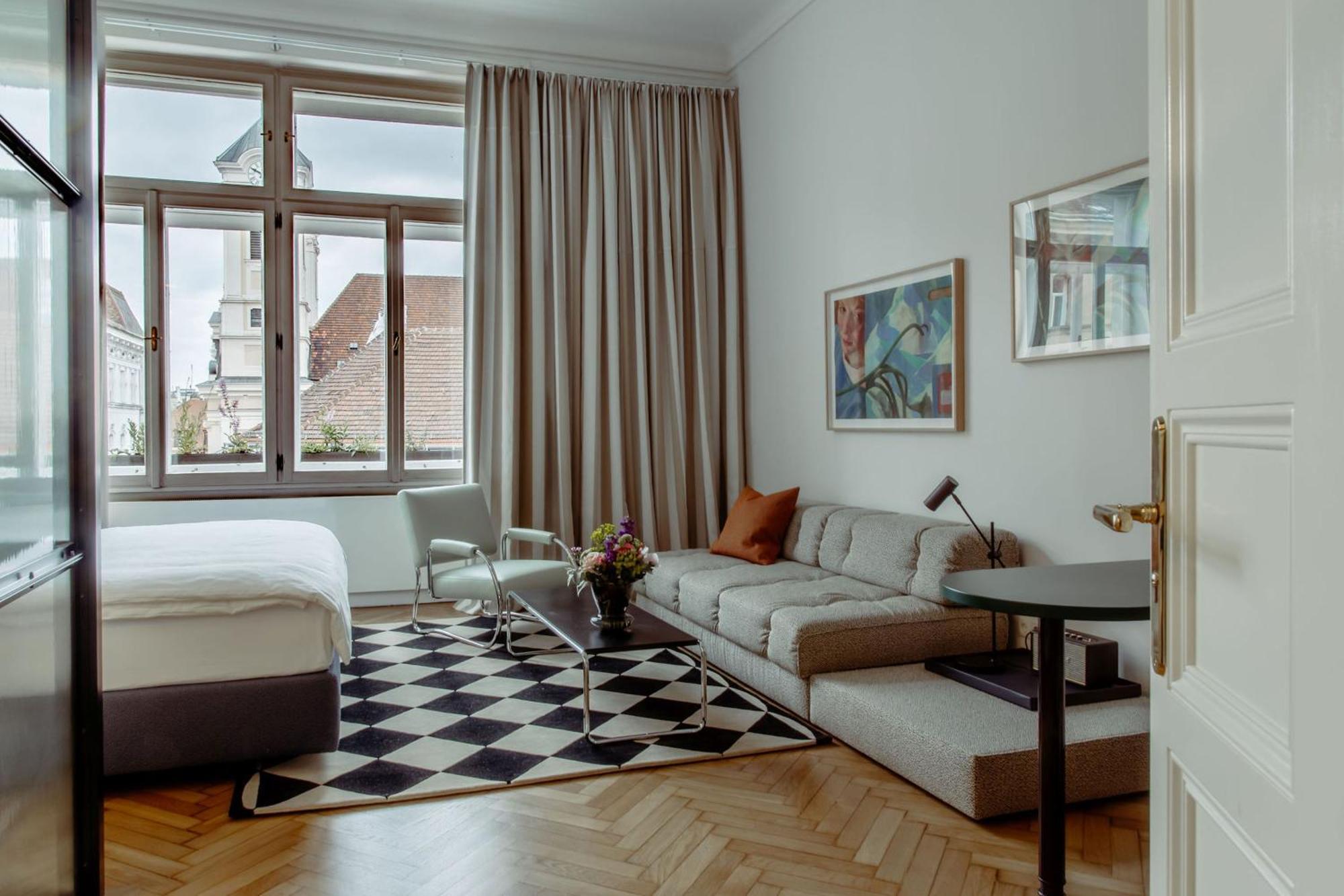 Double Room Large