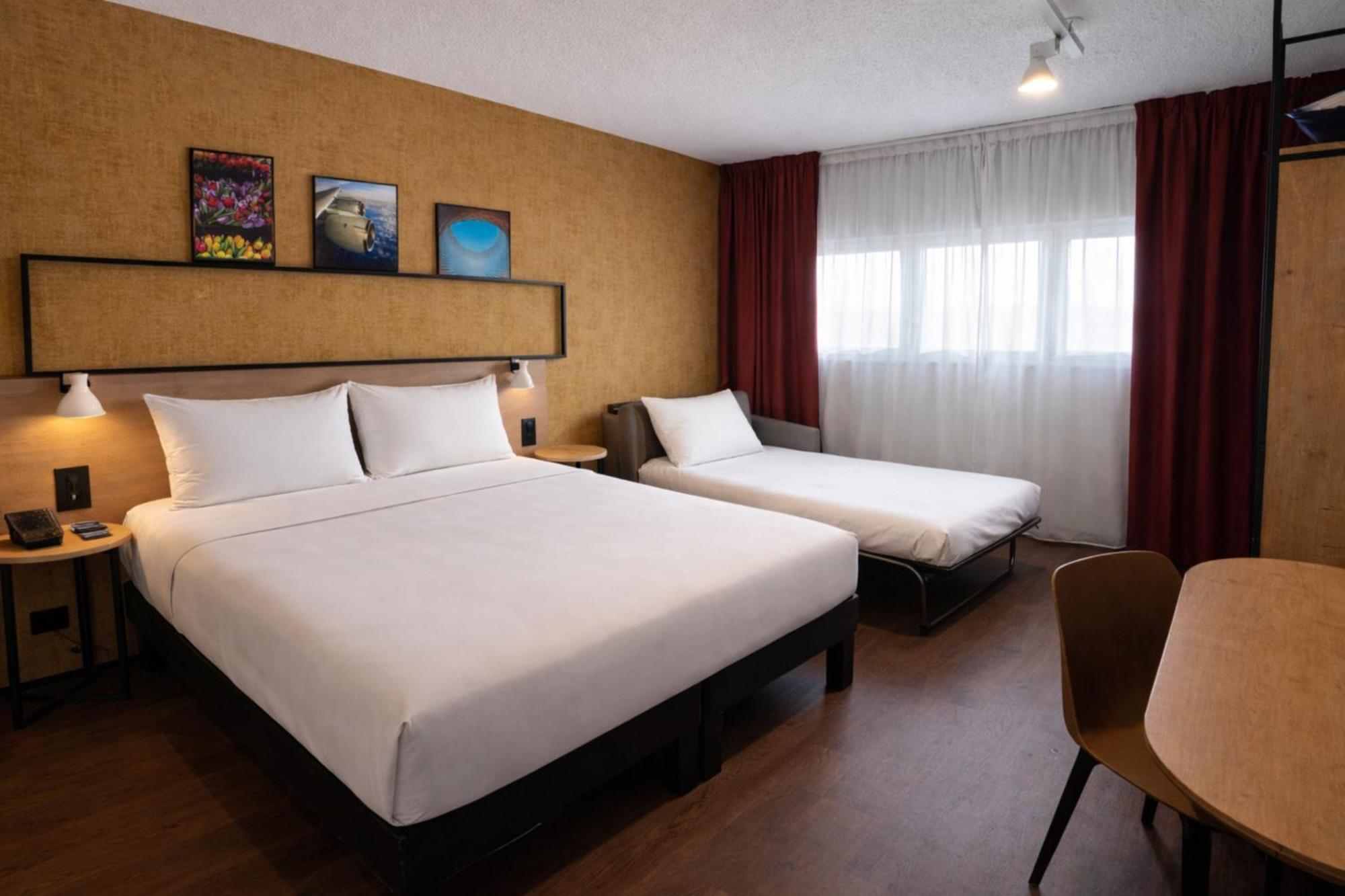 Classic Room Double Bed Single Sofa Bed