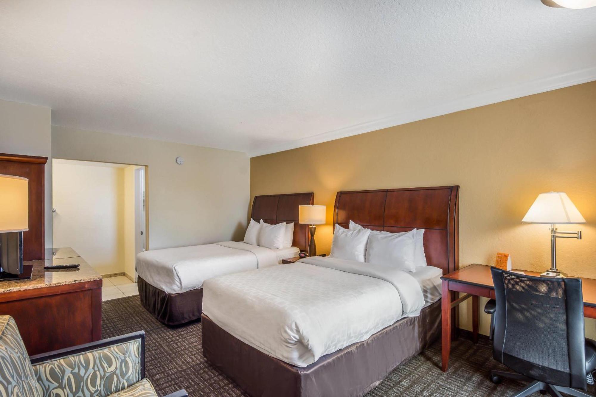 Double Room Two Double Beds Non-Smoking