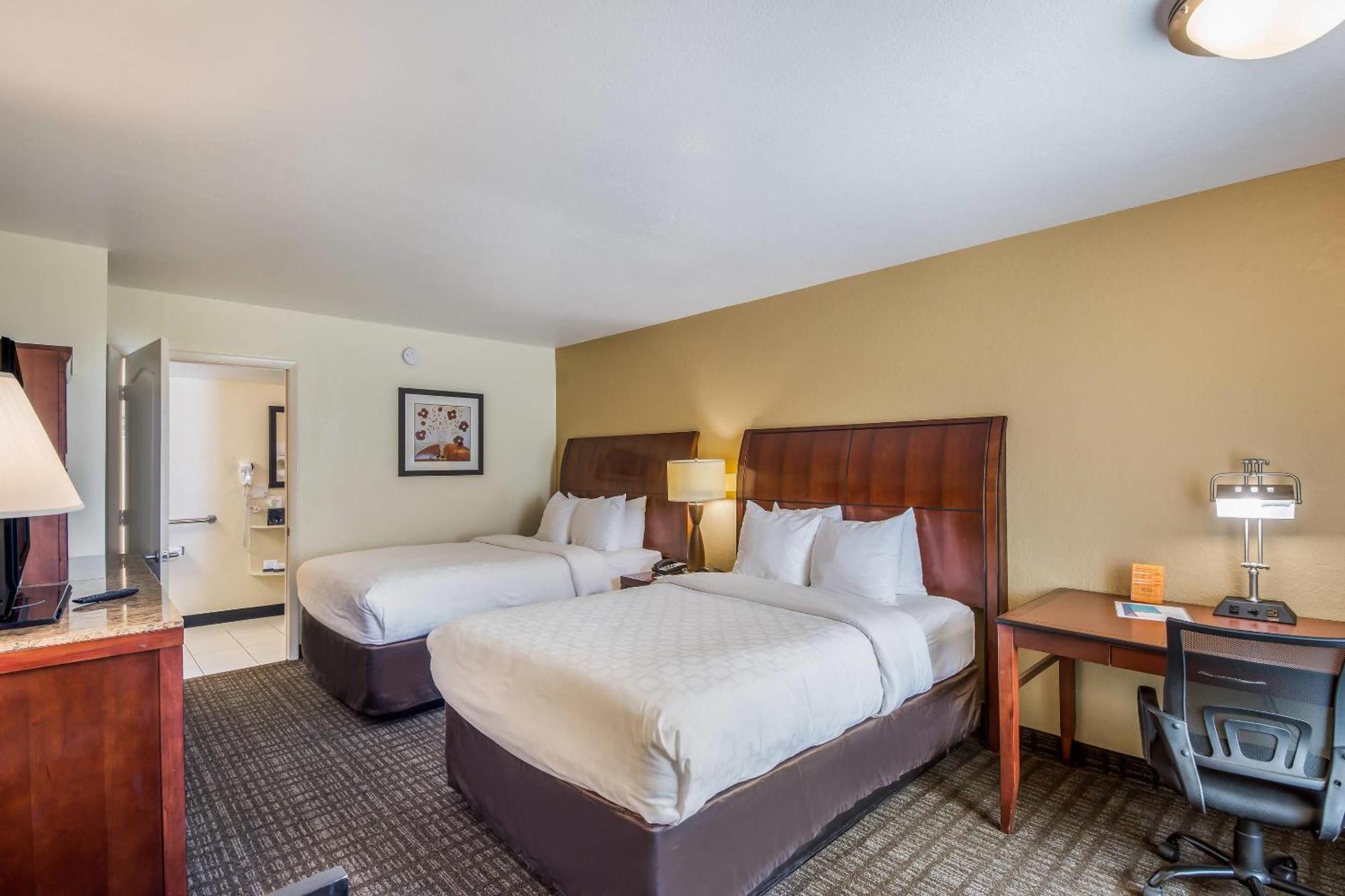 Double Room Two Double Beds Non-Smoking