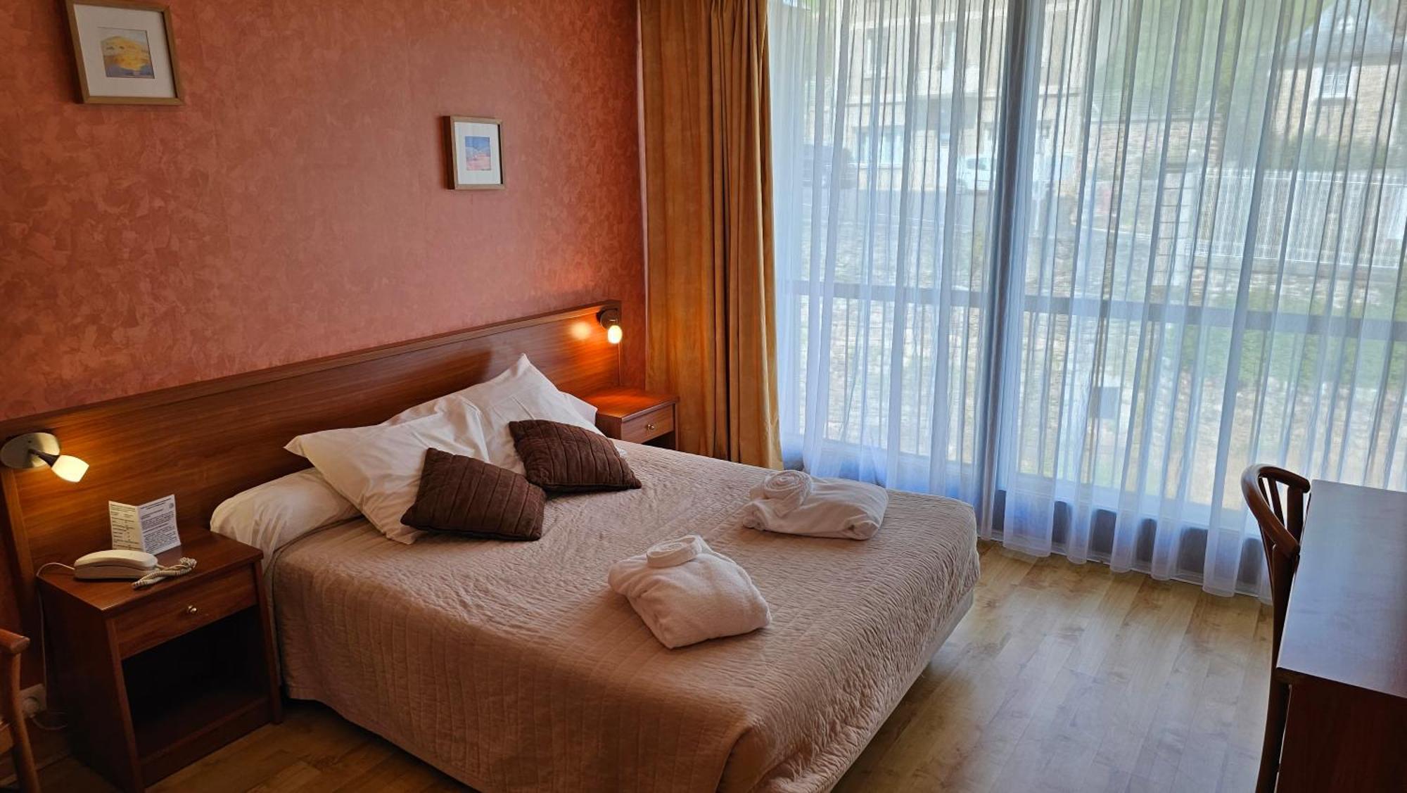 Double Room,1765194162:JPEG