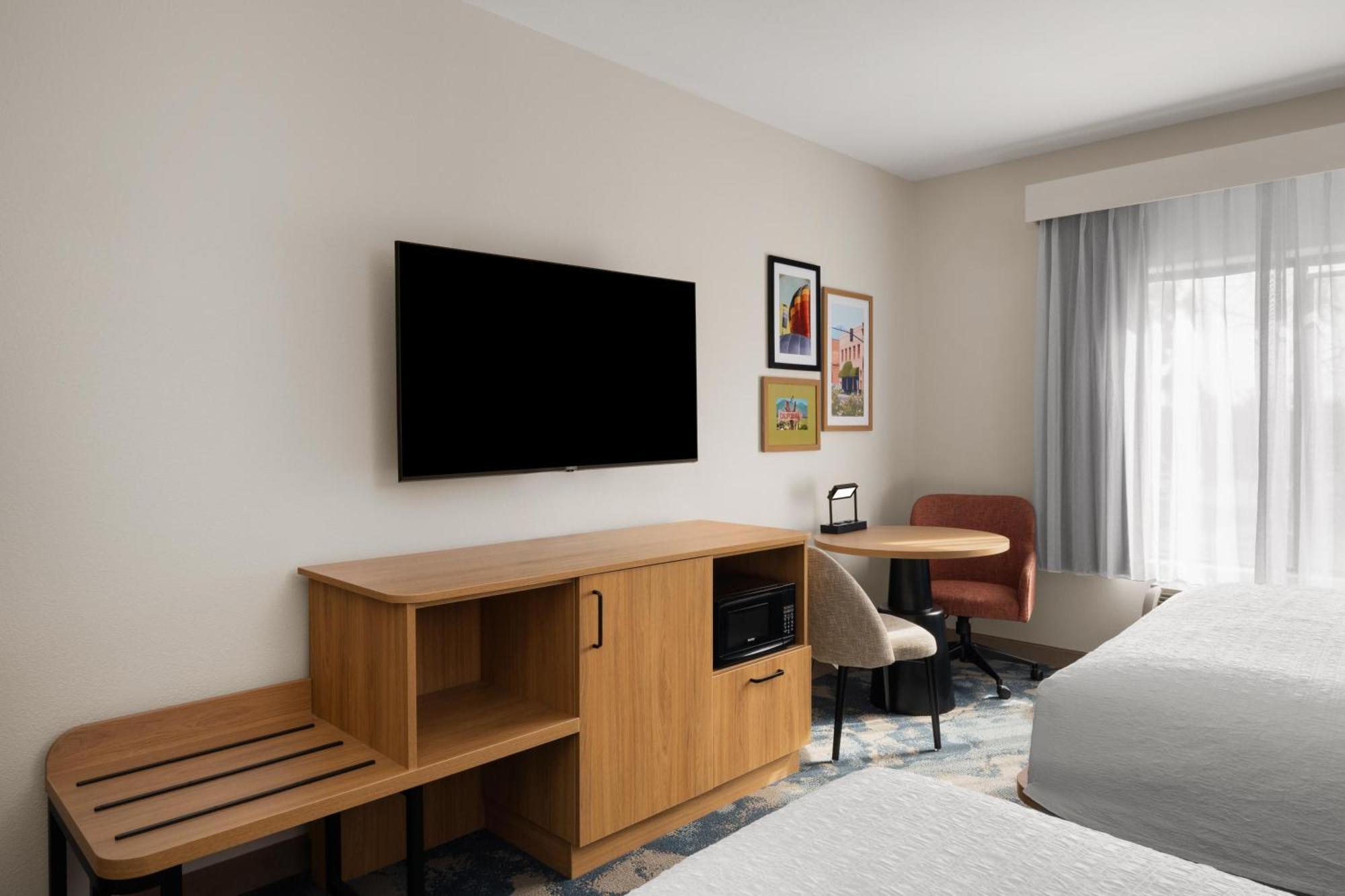 Room with Two Queen Beds - Non-Smoking