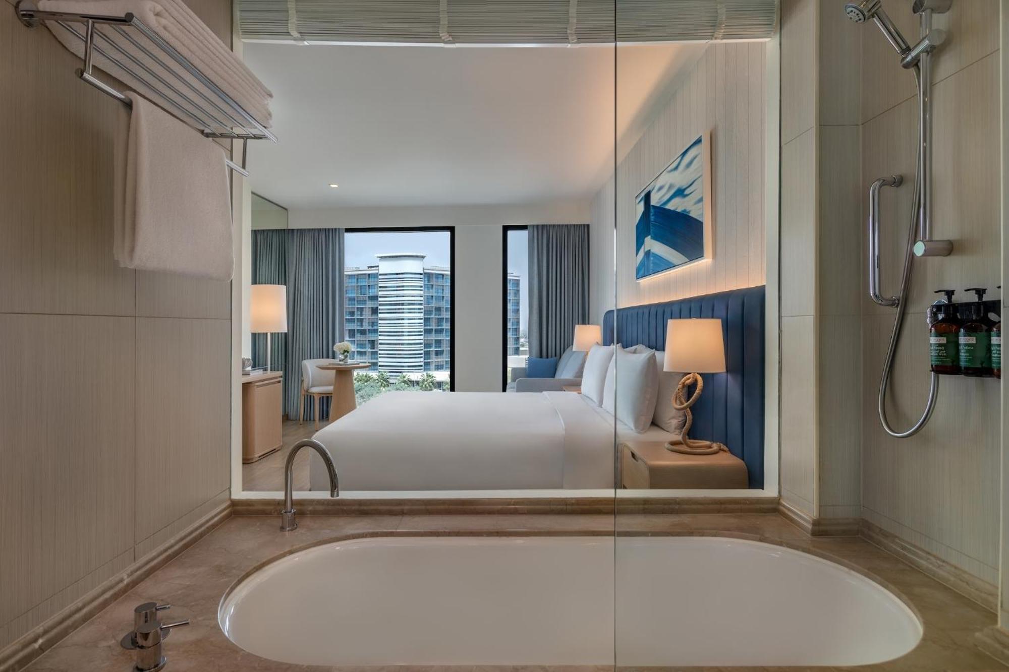 Deluxe Room Theme Park Access