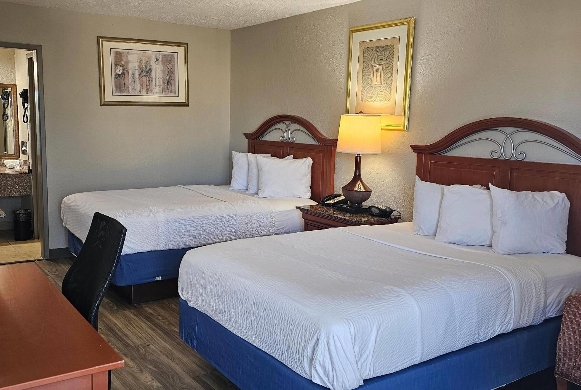Double Room Two Double Beds Non-Smoking