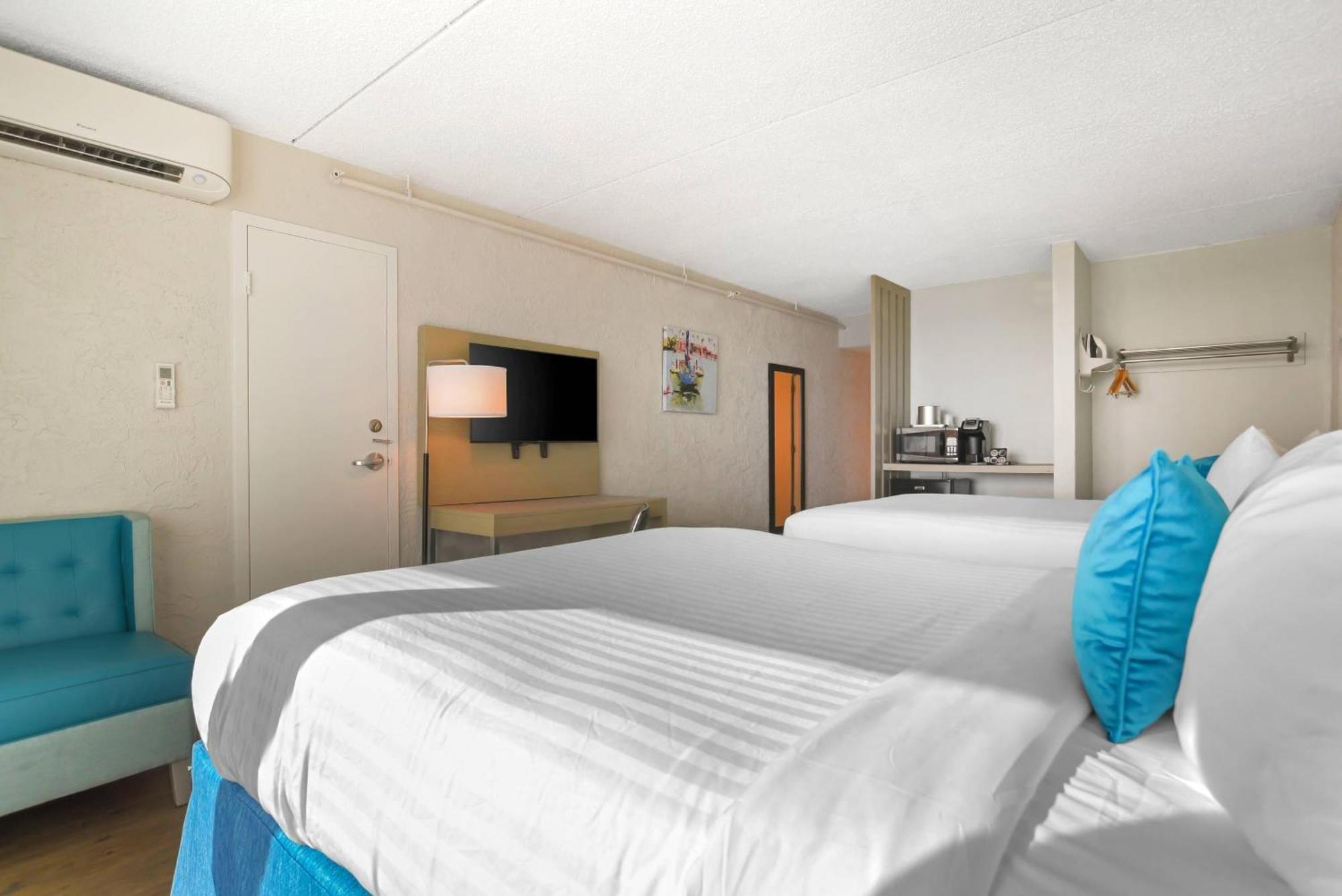 Queen Room Two Queen Beds Harbor View Non-Smoking