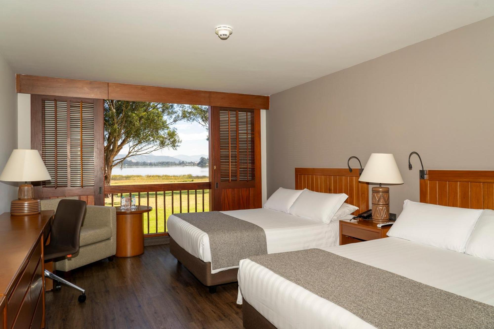 Twin Room Lake View