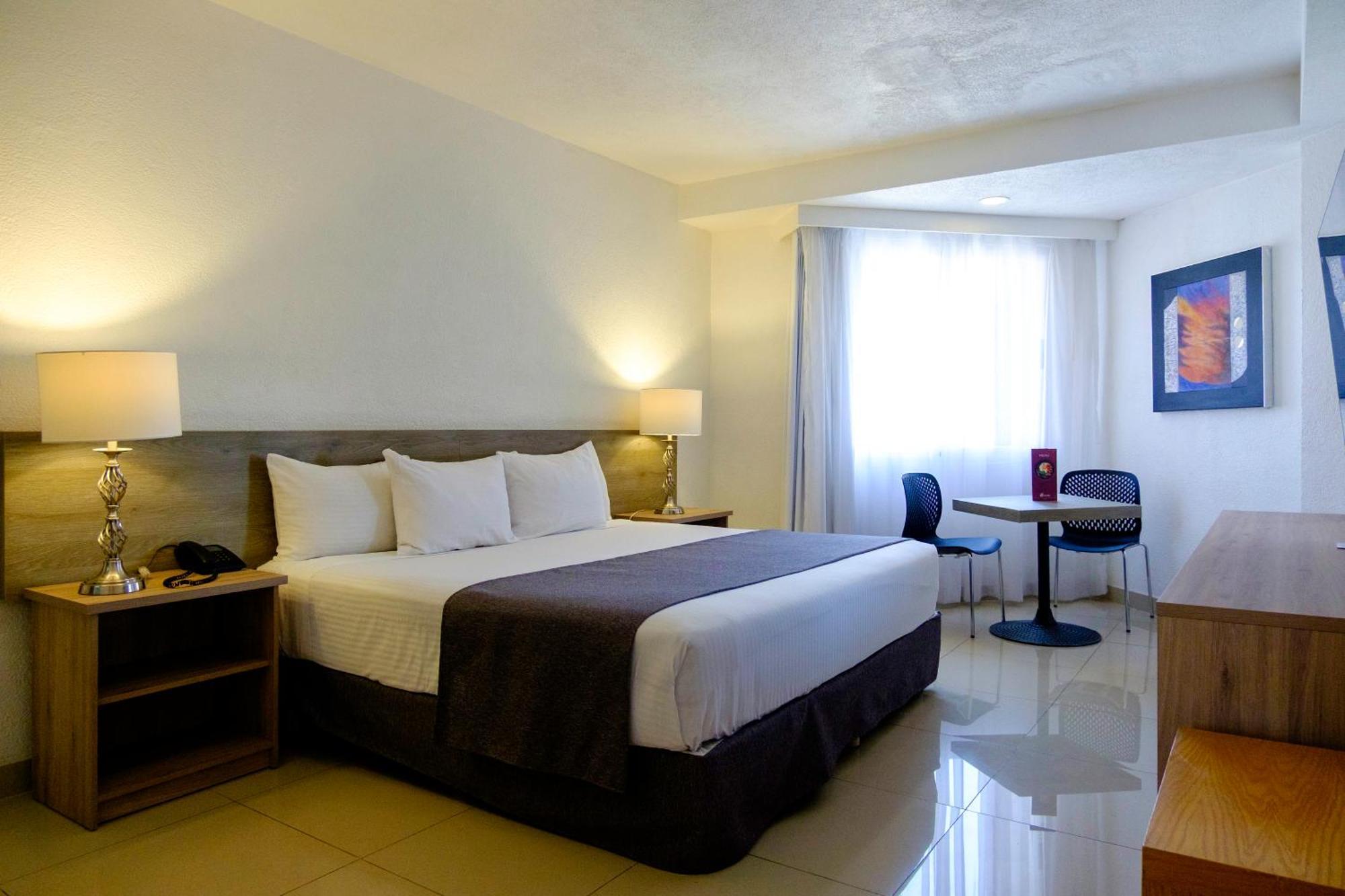 Standard Queen Room