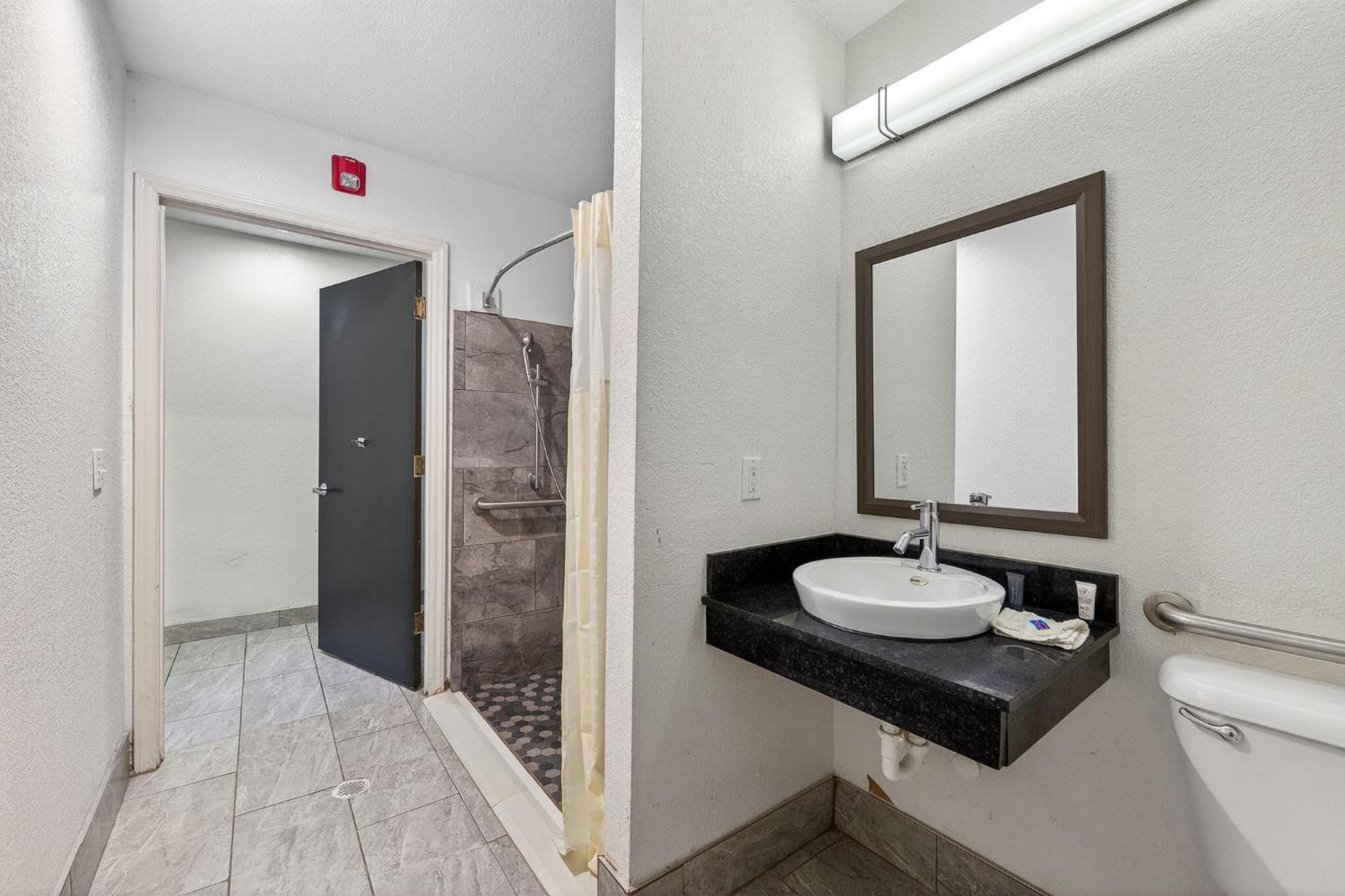King Room Roll Shower Disability Access Non-Smoking