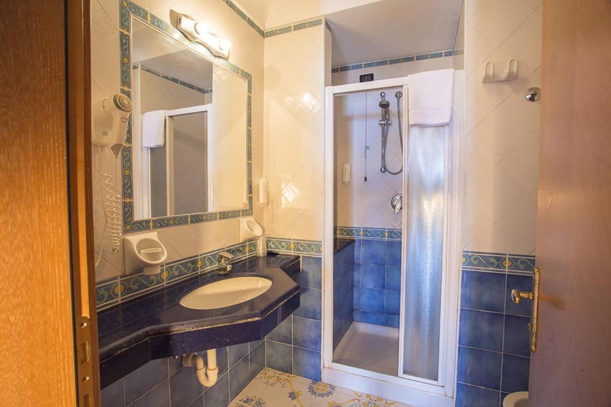 Triple Room,1765331913:JPEG