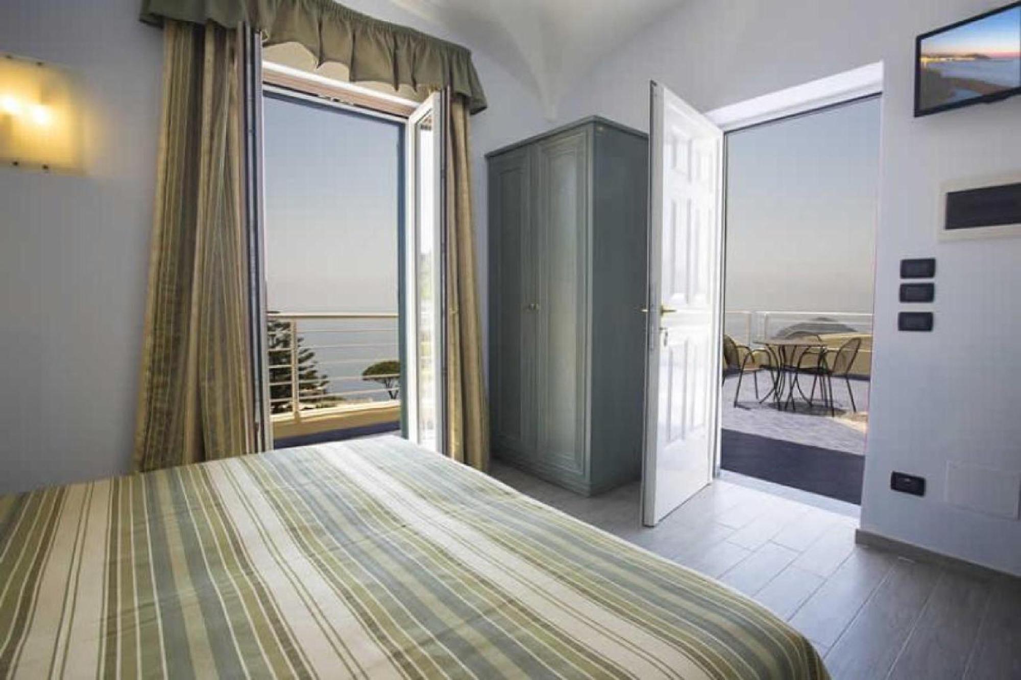 Superior Double Room Balcony Sea View
