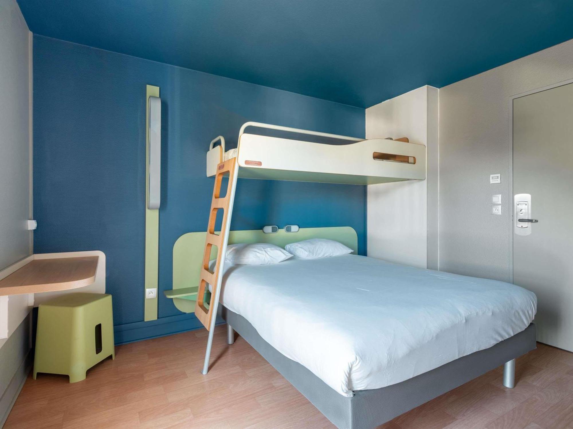 Triple Room One Double Bed One Bunk Bed