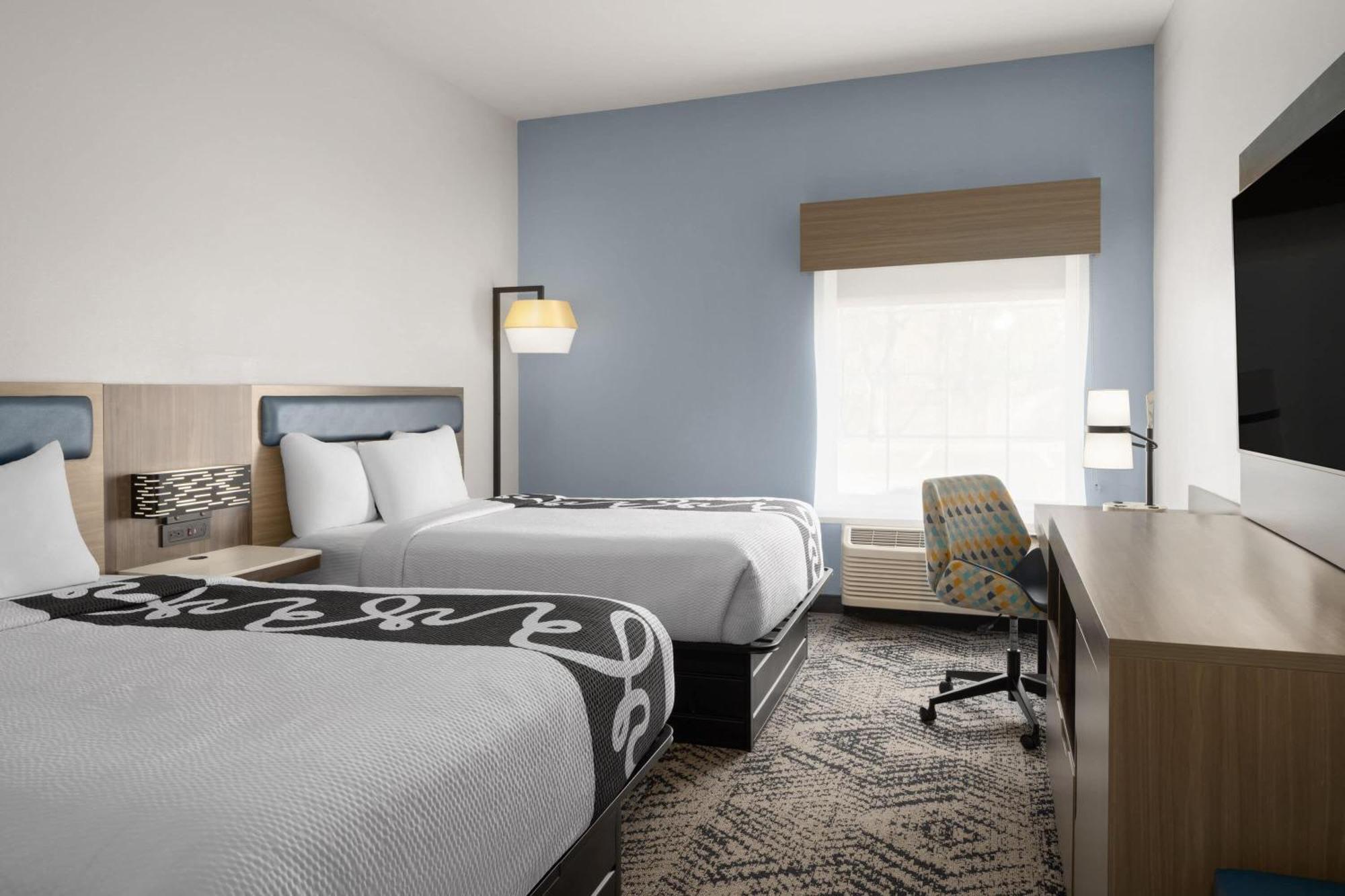 Deluxe Queen Room Two Queen Beds
