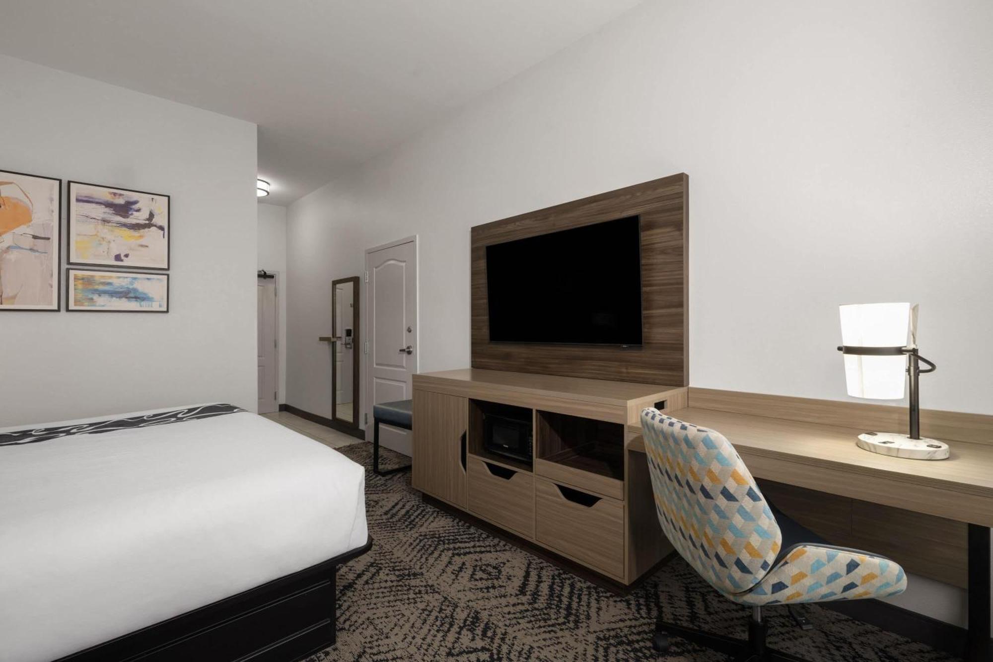 King Room Mobility Access or Non-Smoking