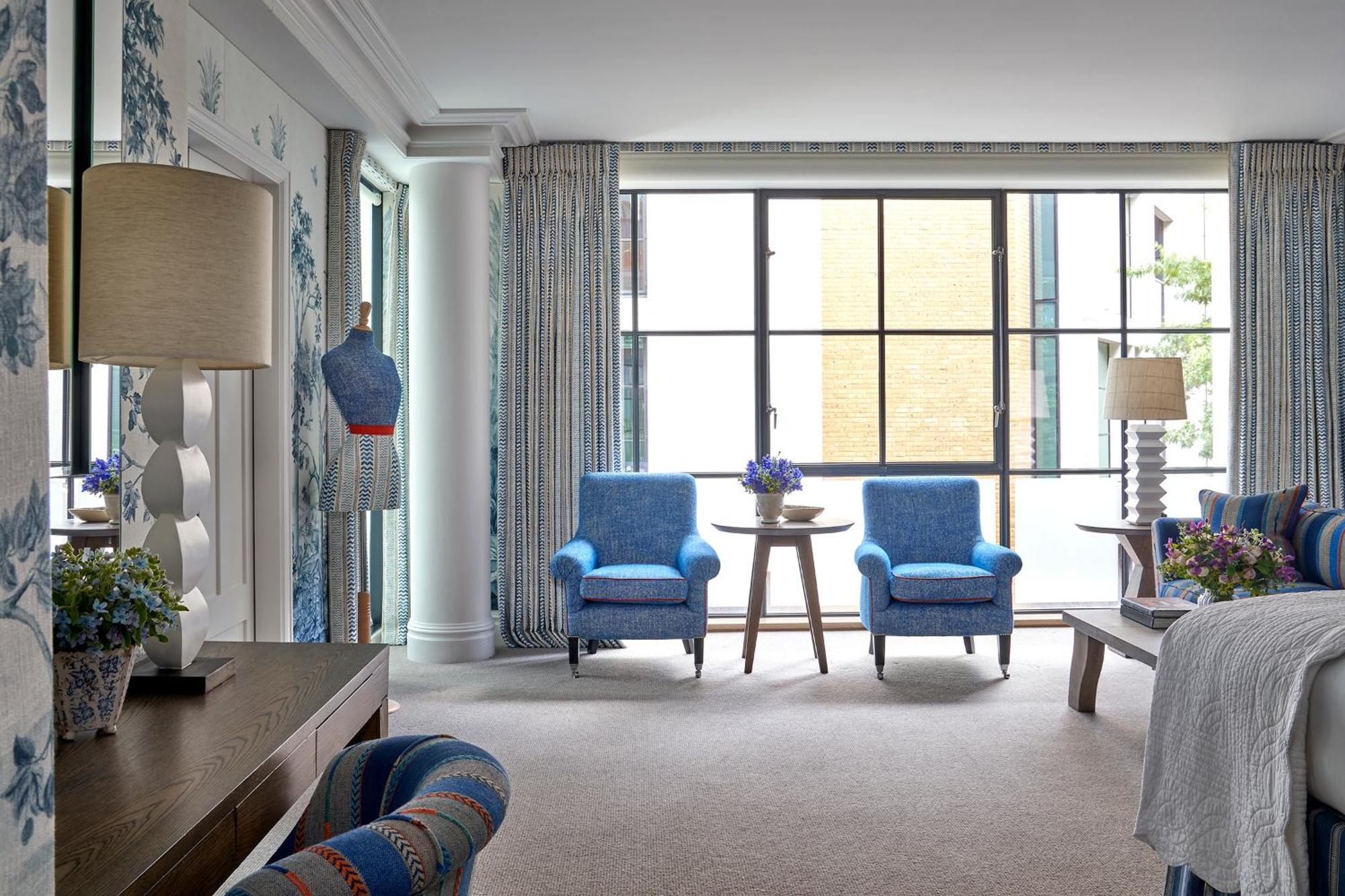 Deluxe Junior Snug Suite