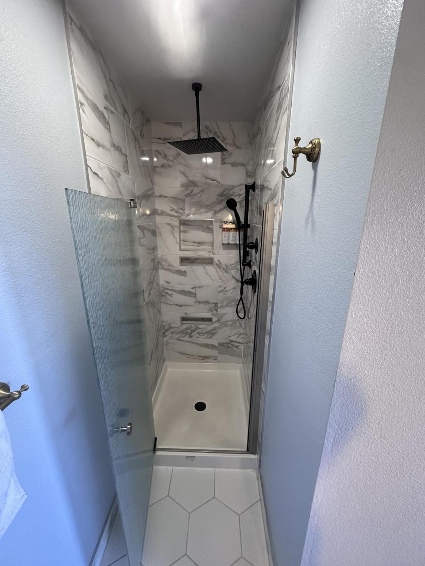 Single Queen Room