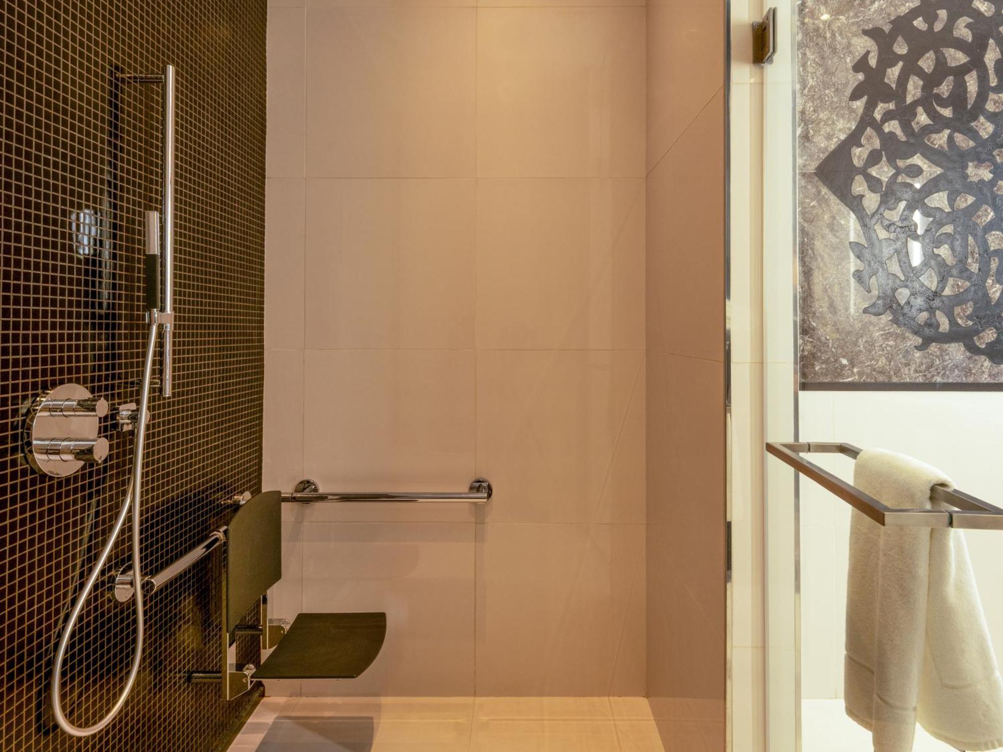 Premium Room King Accessible